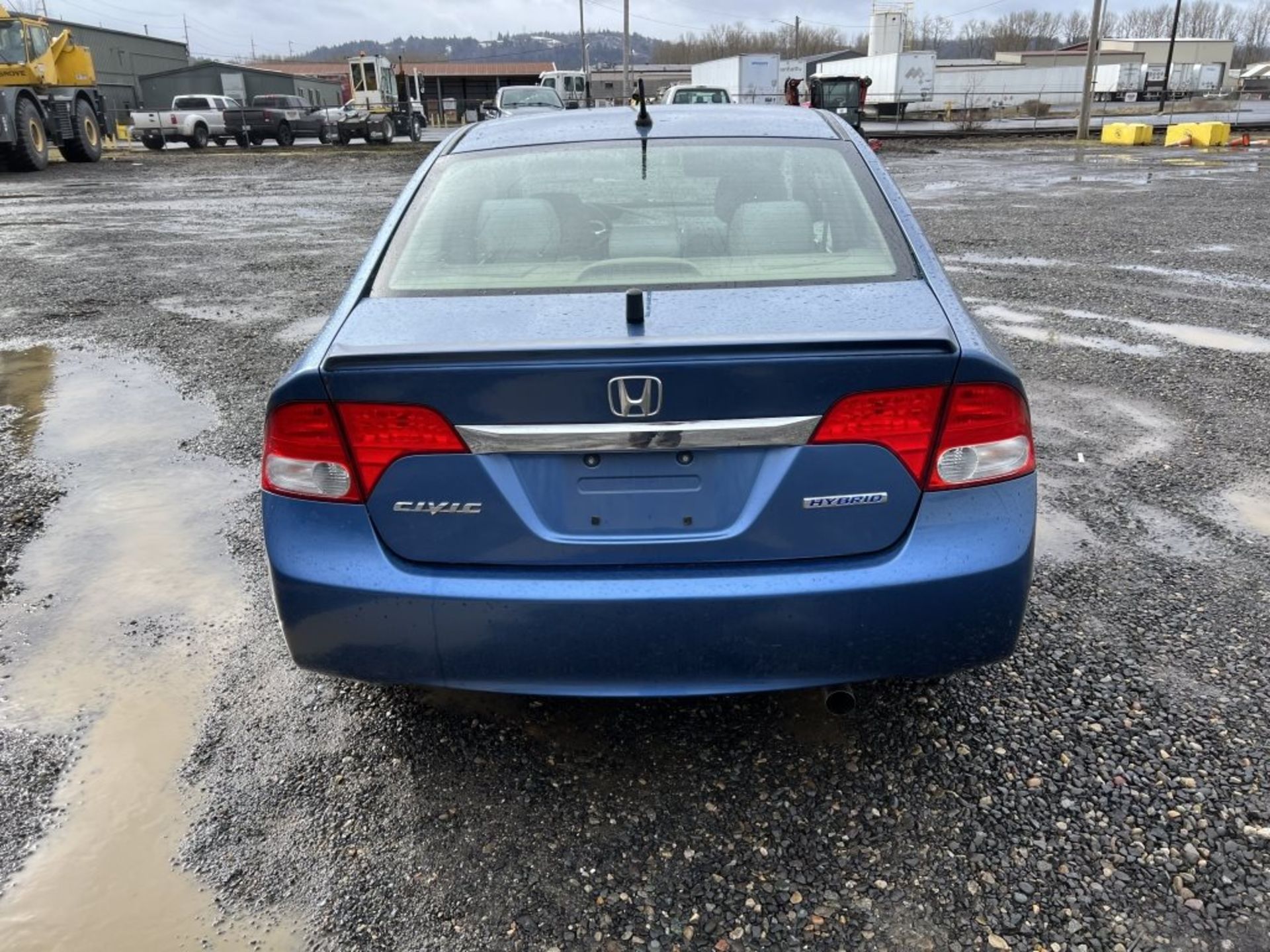 2010 Honda Civic Hybrid Sedan - Image 5 of 19