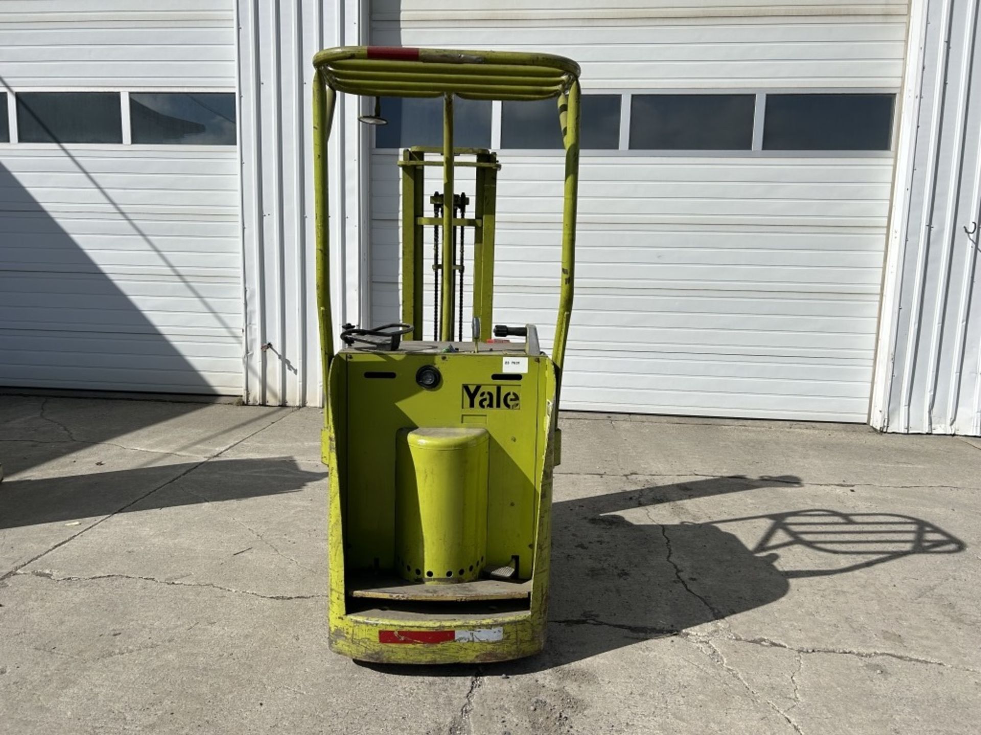 Yale ESC-030G4 Stand Up Fork Lift - Image 2 of 23