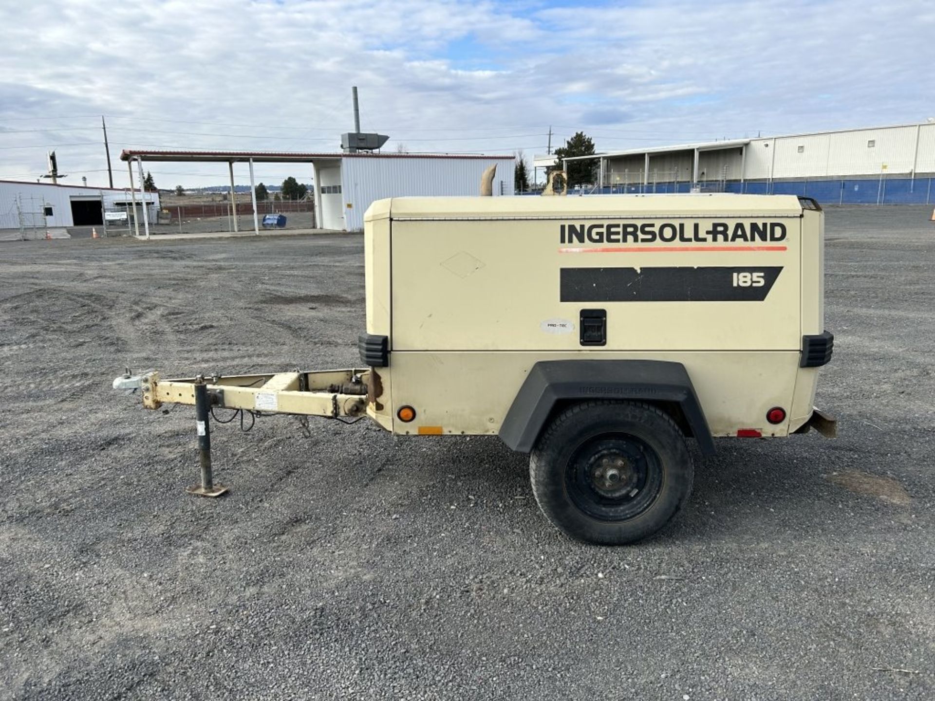 2001 Ingersoll-Rand 185 Towable Air Compressor - Image 2 of 21