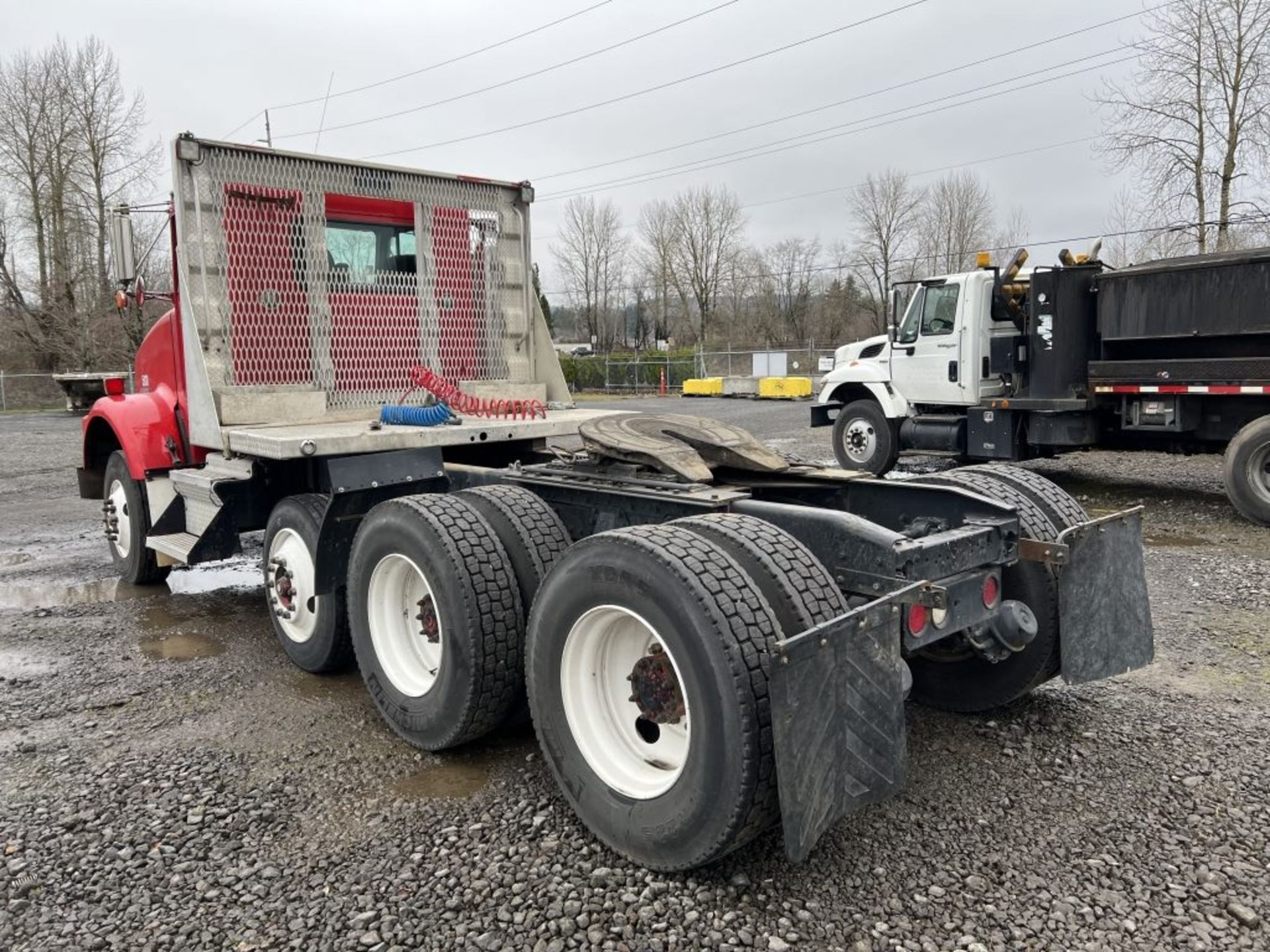 1996 Kenworth T800 Tri-Axle Truck Tractor - Image 6 of 39