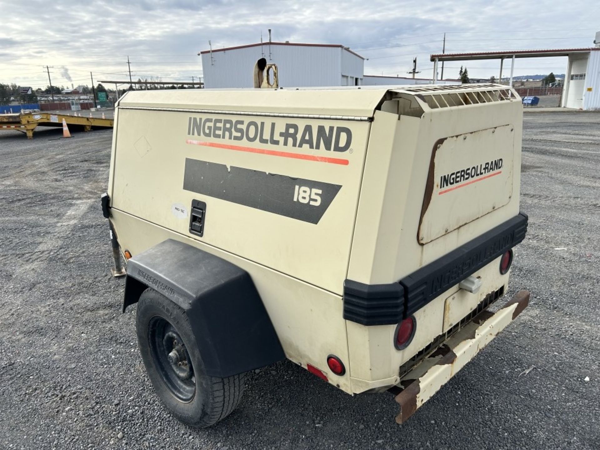 2001 Ingersoll-Rand 185 Towable Air Compressor - Image 3 of 21