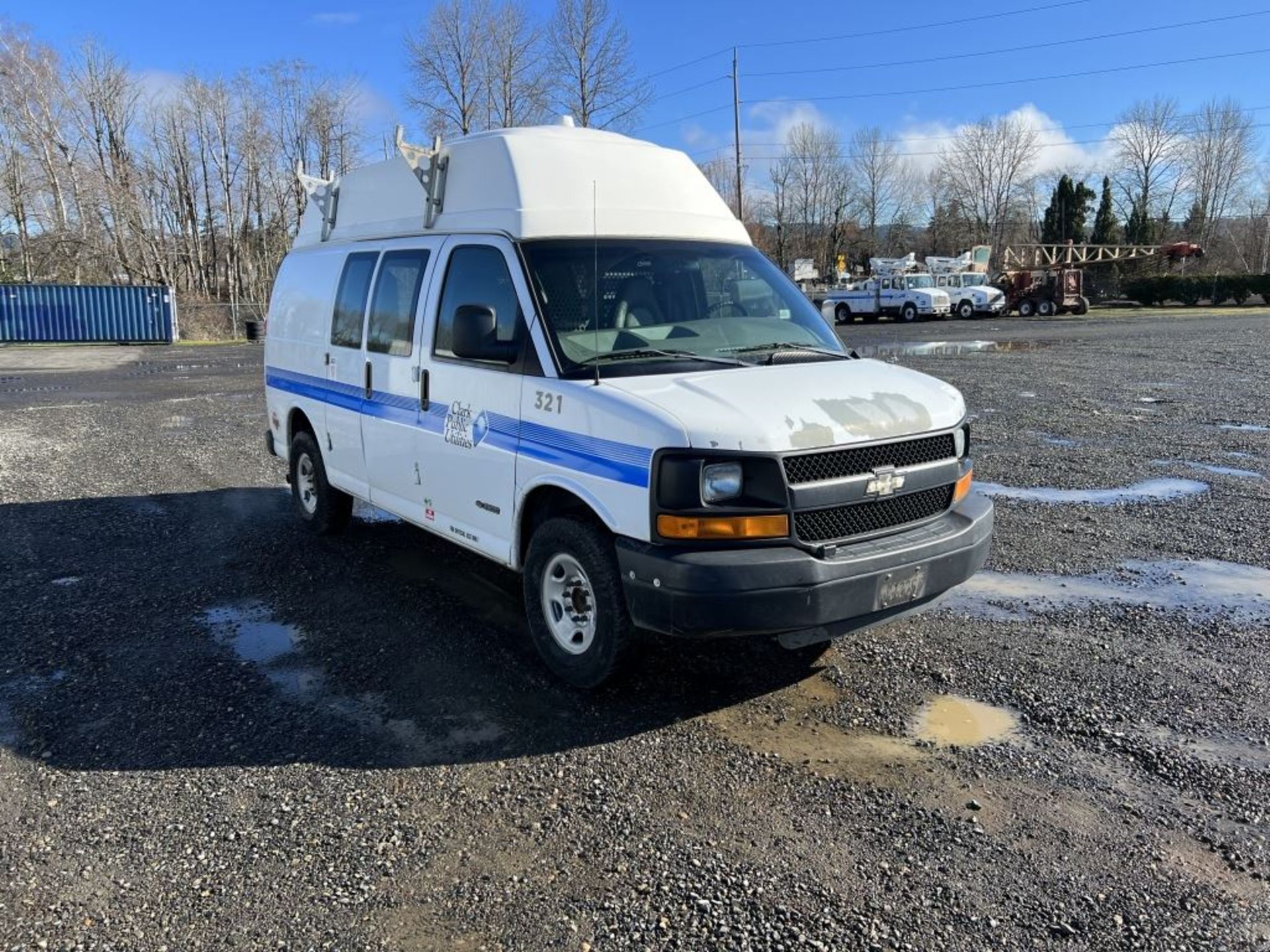 2006 Chevrolet Express 3500 Cargo Van - Image 2 of 30