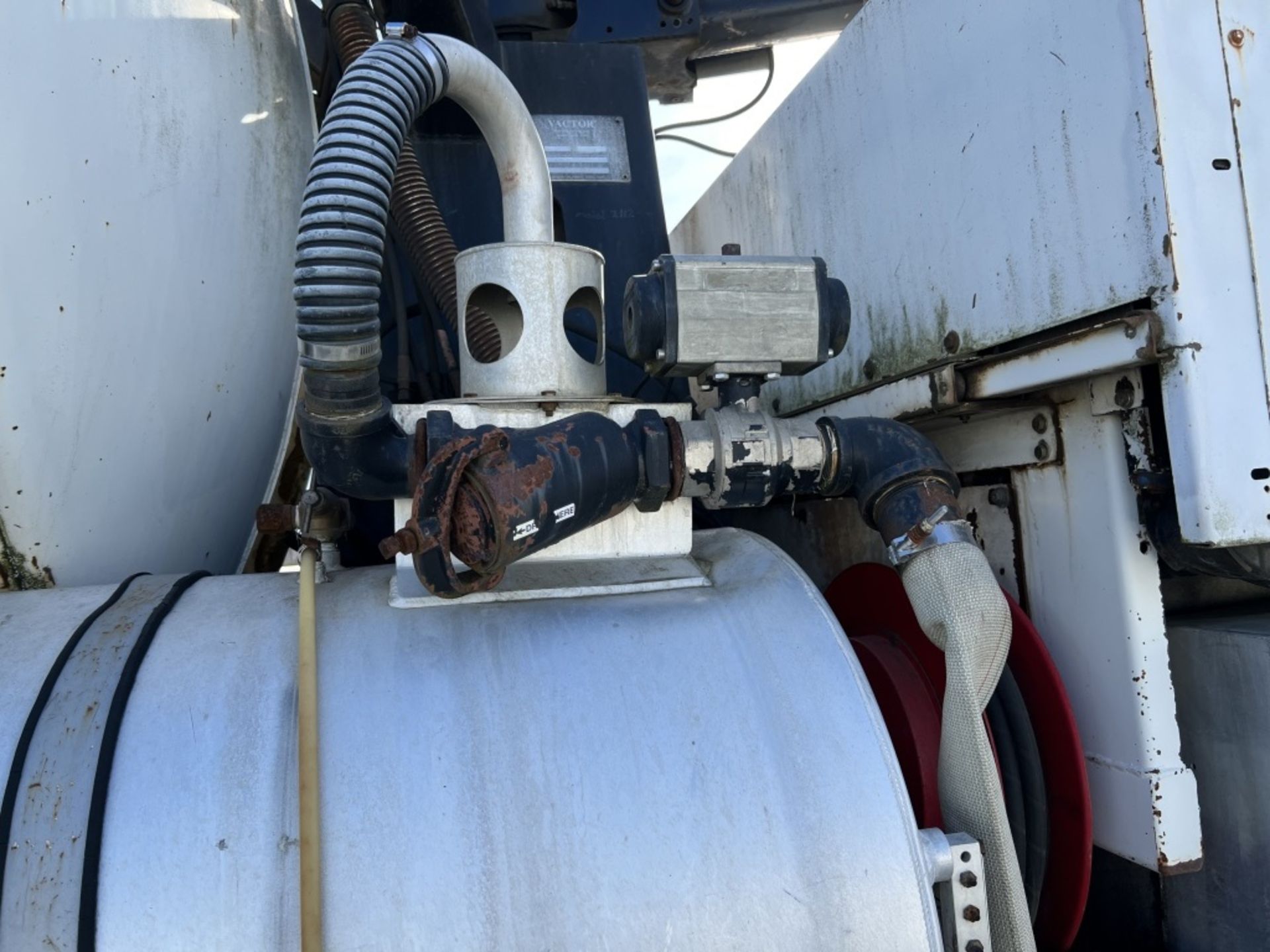 1999 Vactor 2100 Vacuum Truck - Image 23 of 48