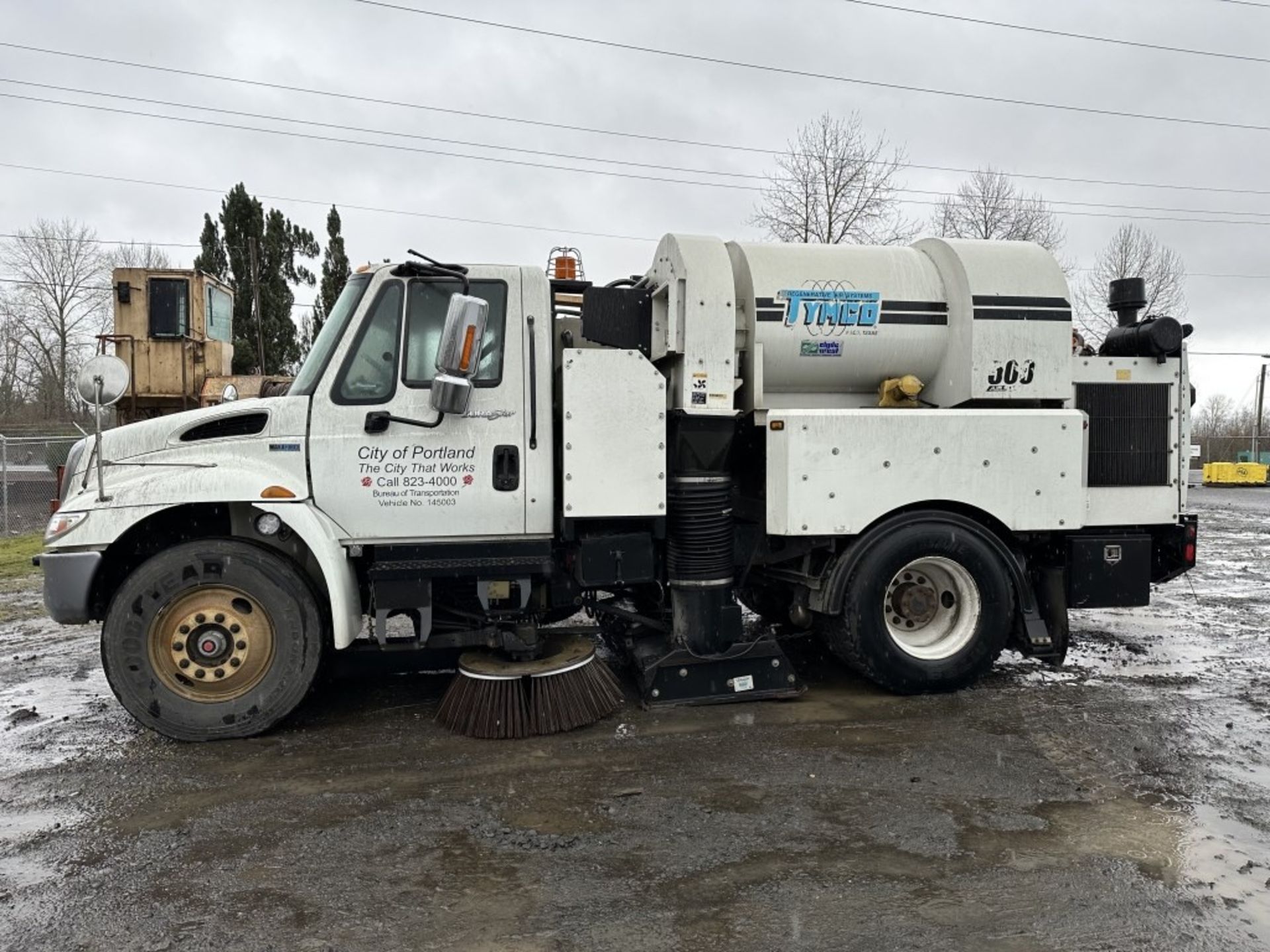 2014 Tymco 500X Sweeper Truck - Image 7 of 42