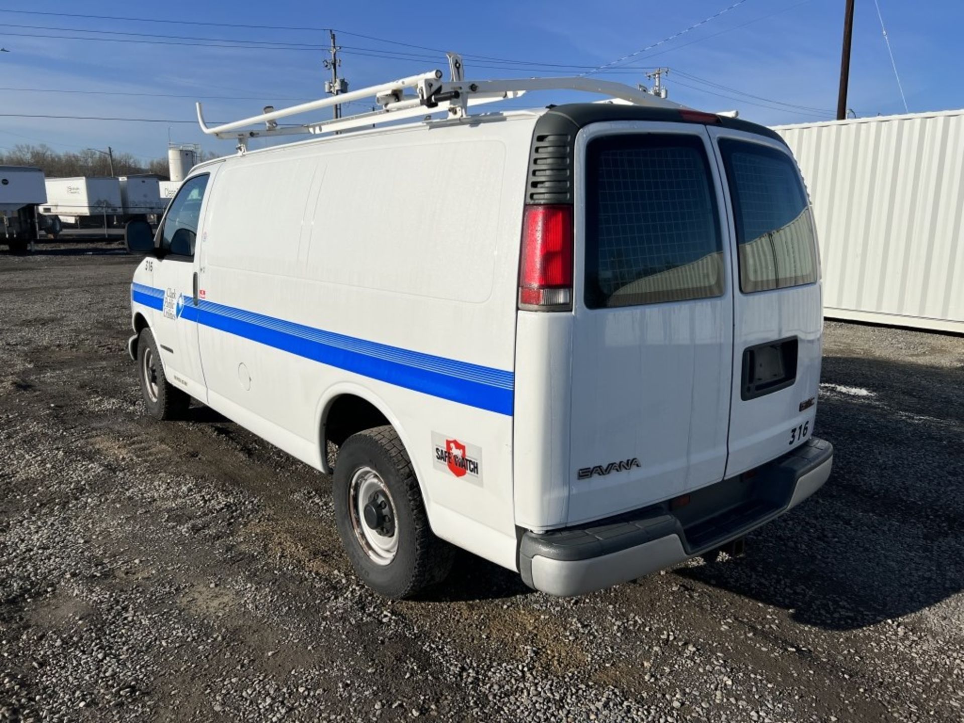 2000 GMC Savana 3500 Cargo Van - Image 6 of 33