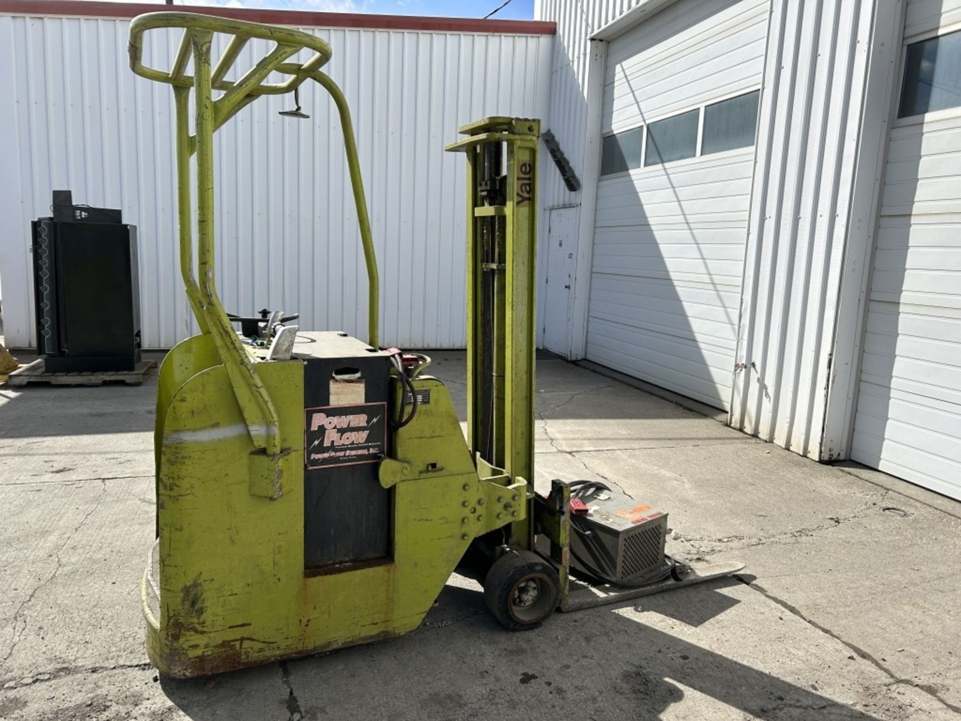 Yale ESC-030G4 Stand Up Fork Lift - Image 3 of 23