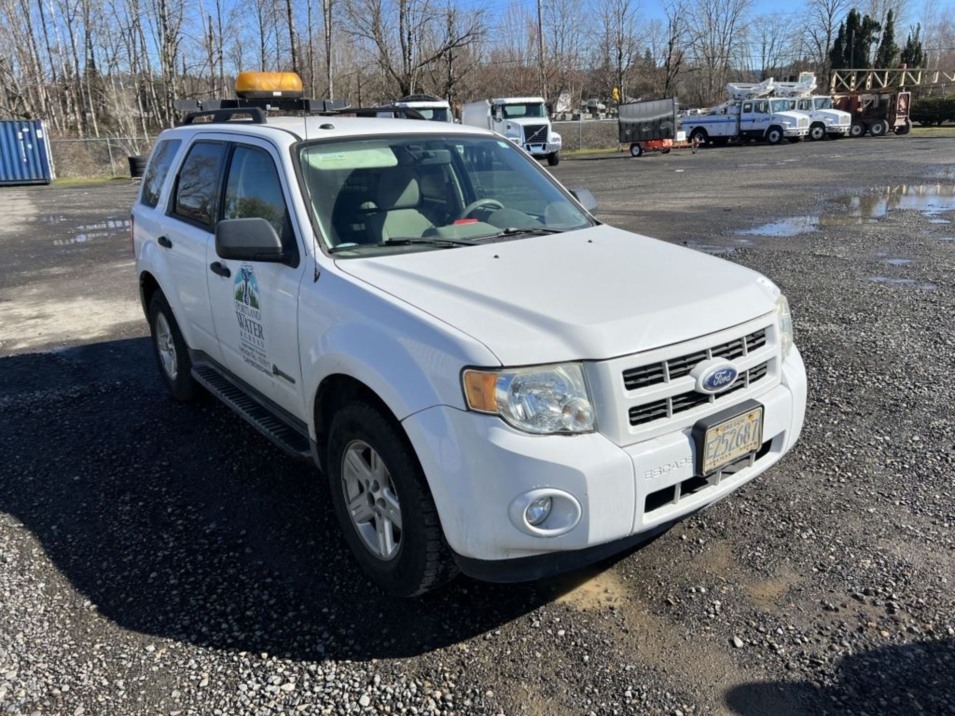 2010 Ford Escape Hybrid SUV - Image 2 of 32