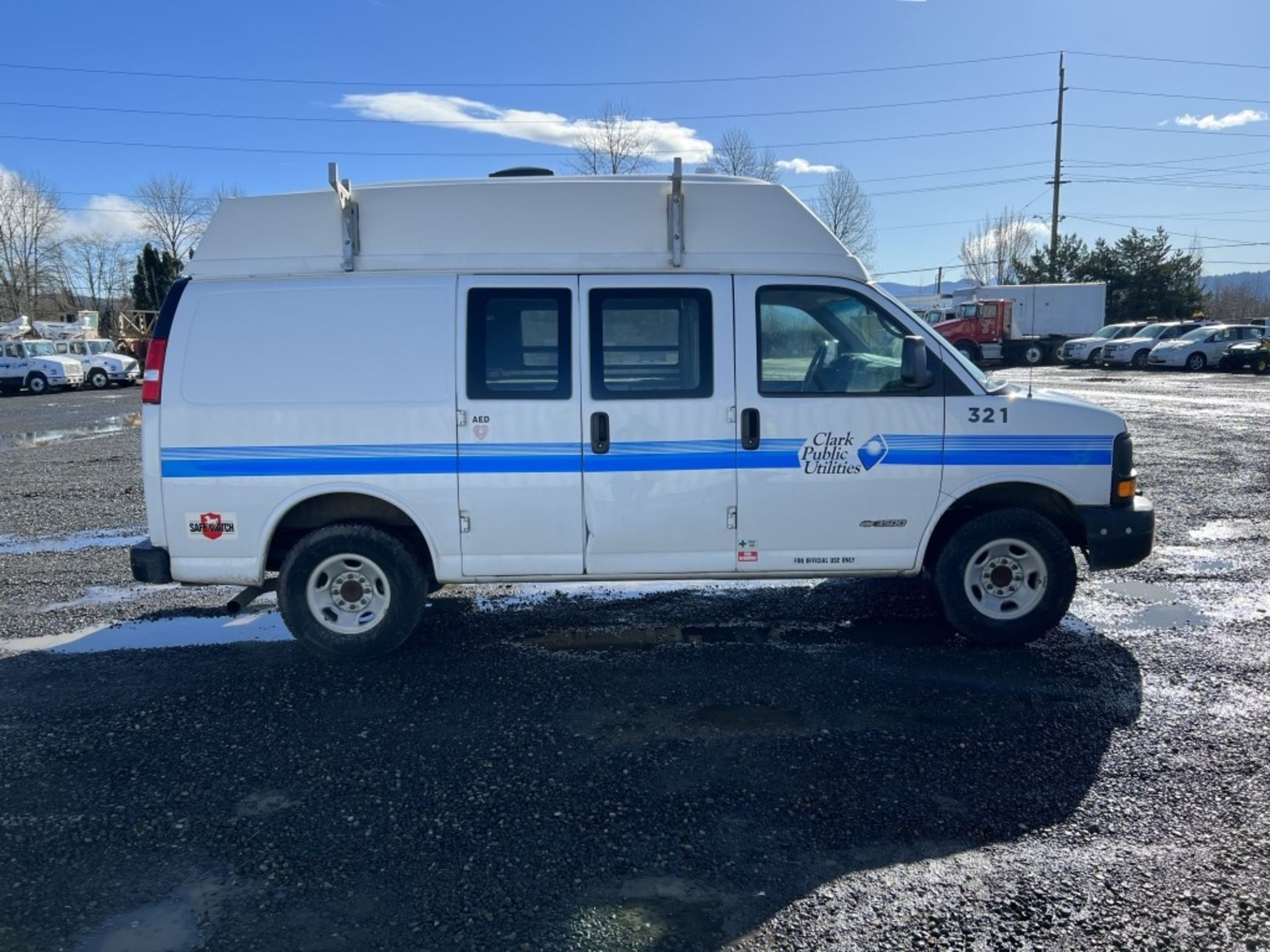 2006 Chevrolet Express 3500 Cargo Van - Image 3 of 30