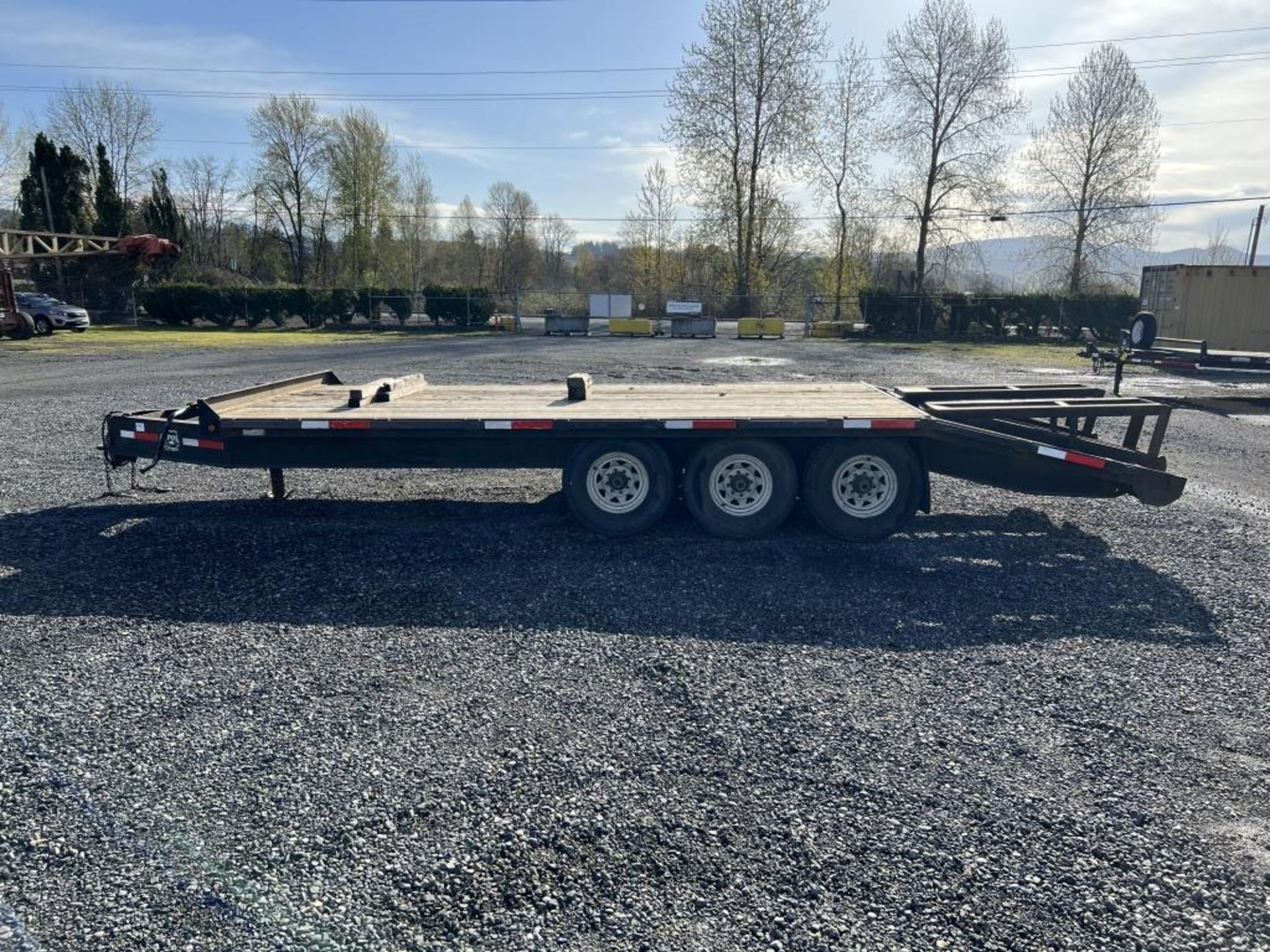 2005 Fox 821FH Tri-Axle Equipment Trailer - Image 7 of 21