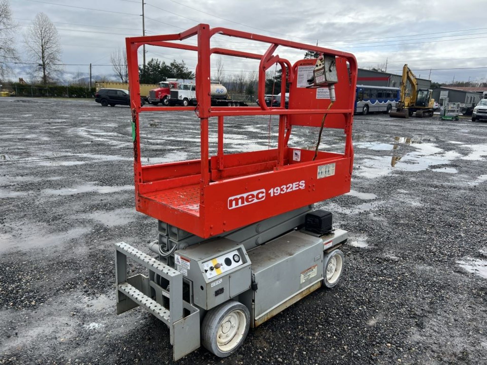 MEC 1932ES Scissor Lift - Image 4 of 15