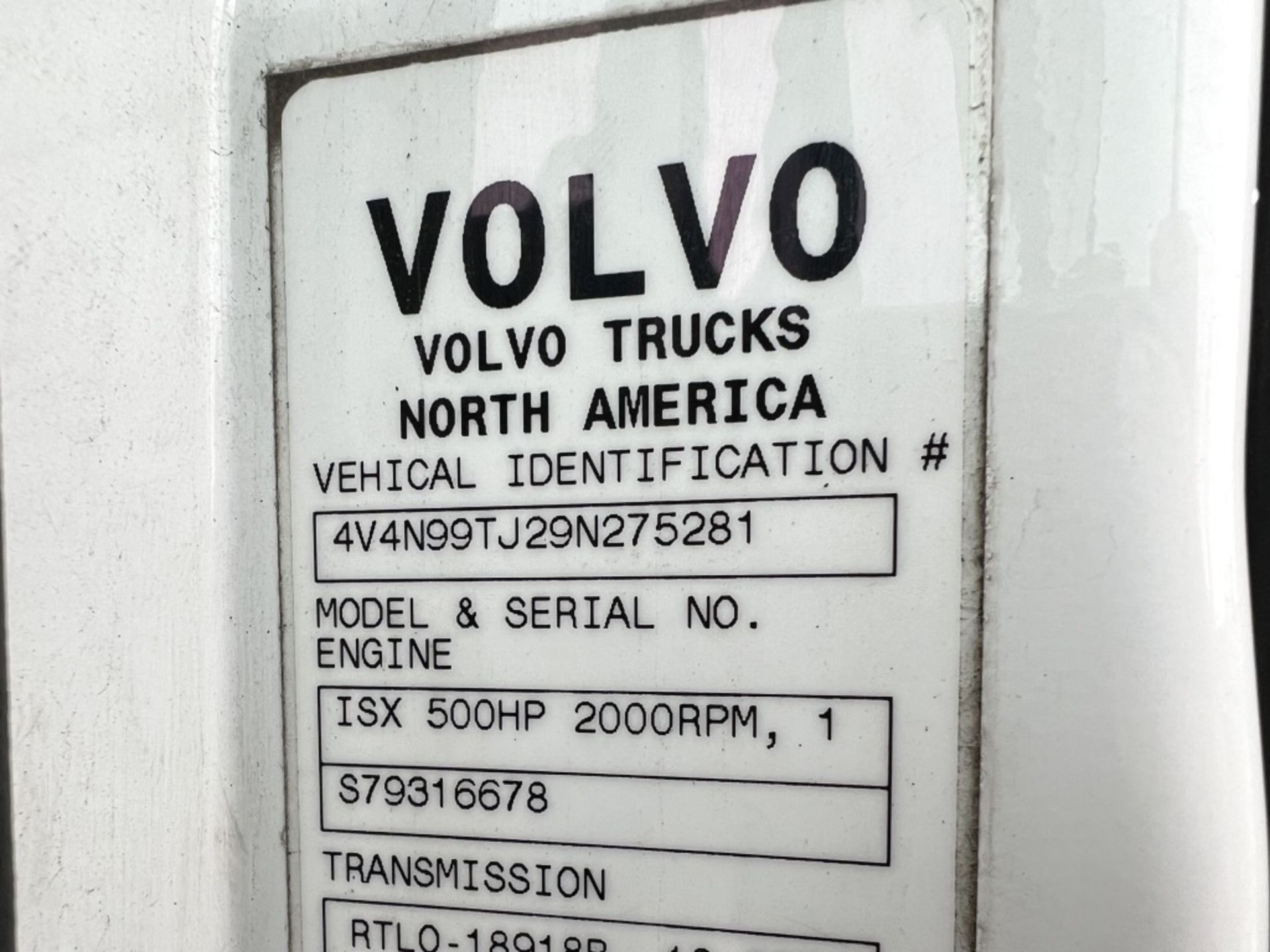 2009 Volvo VNL84T Tri-Axle Truck Tractor - Image 9 of 41