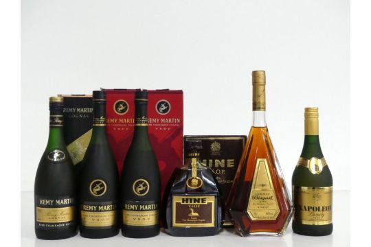 3 70-cl bts Remy Martin V.S.O.P. Fine Champagne Cognac 40% ind oc 1 68-cl bt Hine V.S.O.P. Vieille