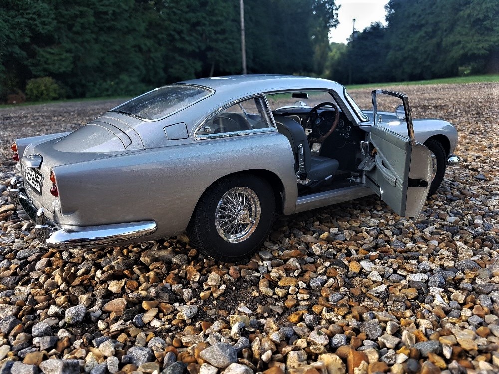 Eaglemoss James Bond 007 Aston Martin DB5 1/8 Scale - Image 2 of 12