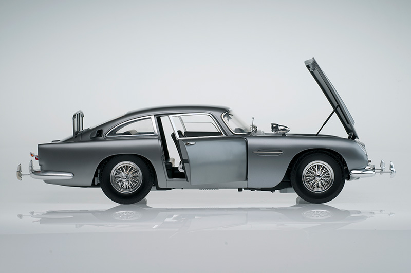 Eaglemoss James Bond 007 Aston Martin DB5 1/8 Scale