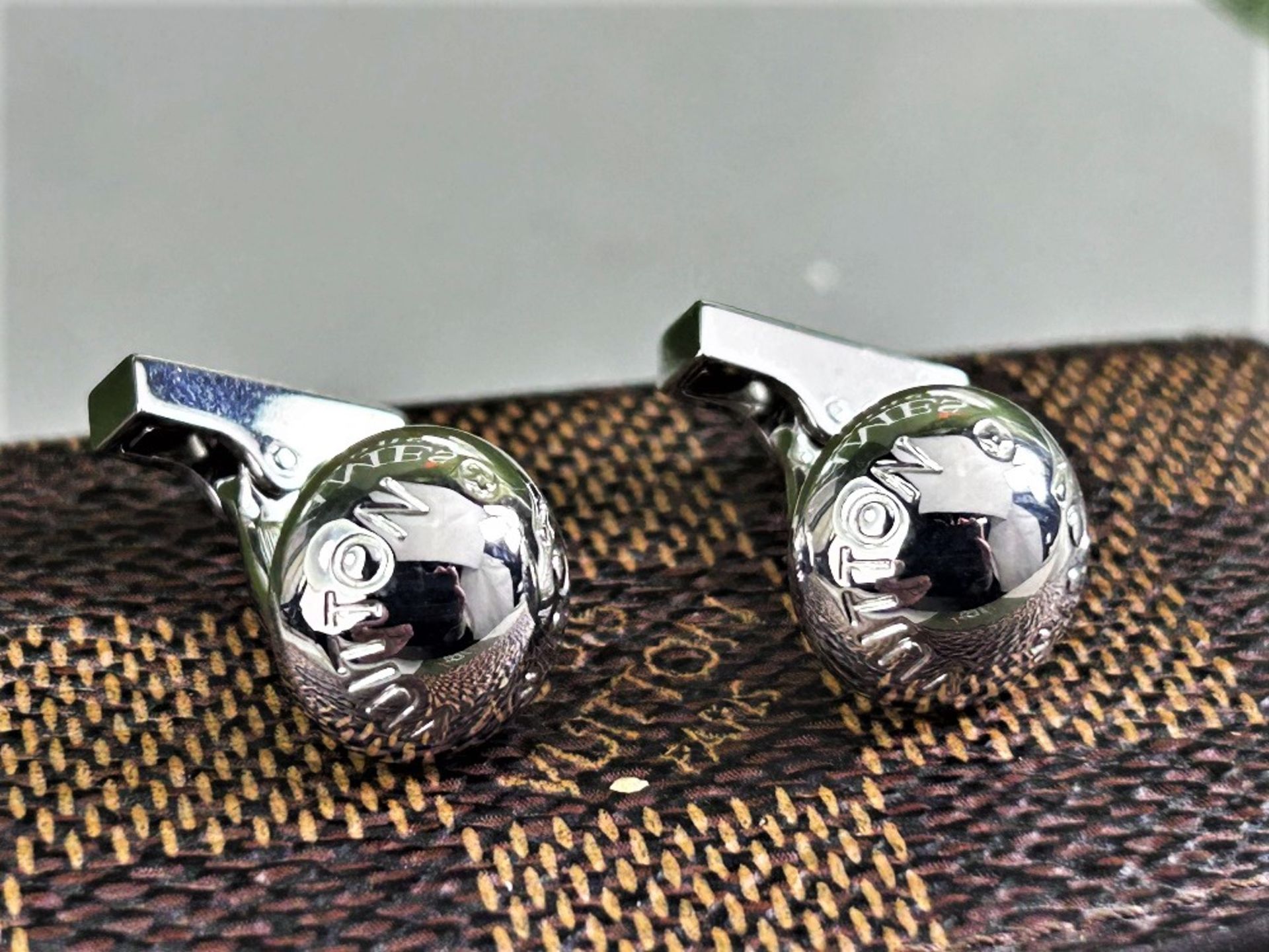 Louis Vuitton Paris Silver Classic Cufflinks - Image 2 of 7