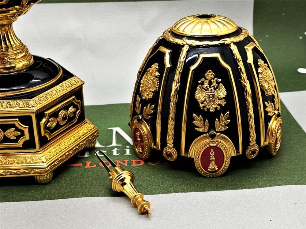 House Of Faberge " The Imperial Jewelled Gold Chess Set" - Image 6 of 7