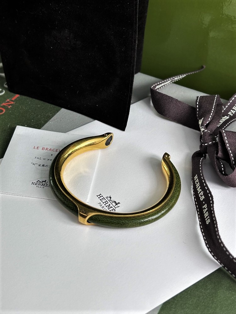 Hermes Paris Vintage Gold & Shagreen Leather Kyoto Bracelet - Image 5 of 6