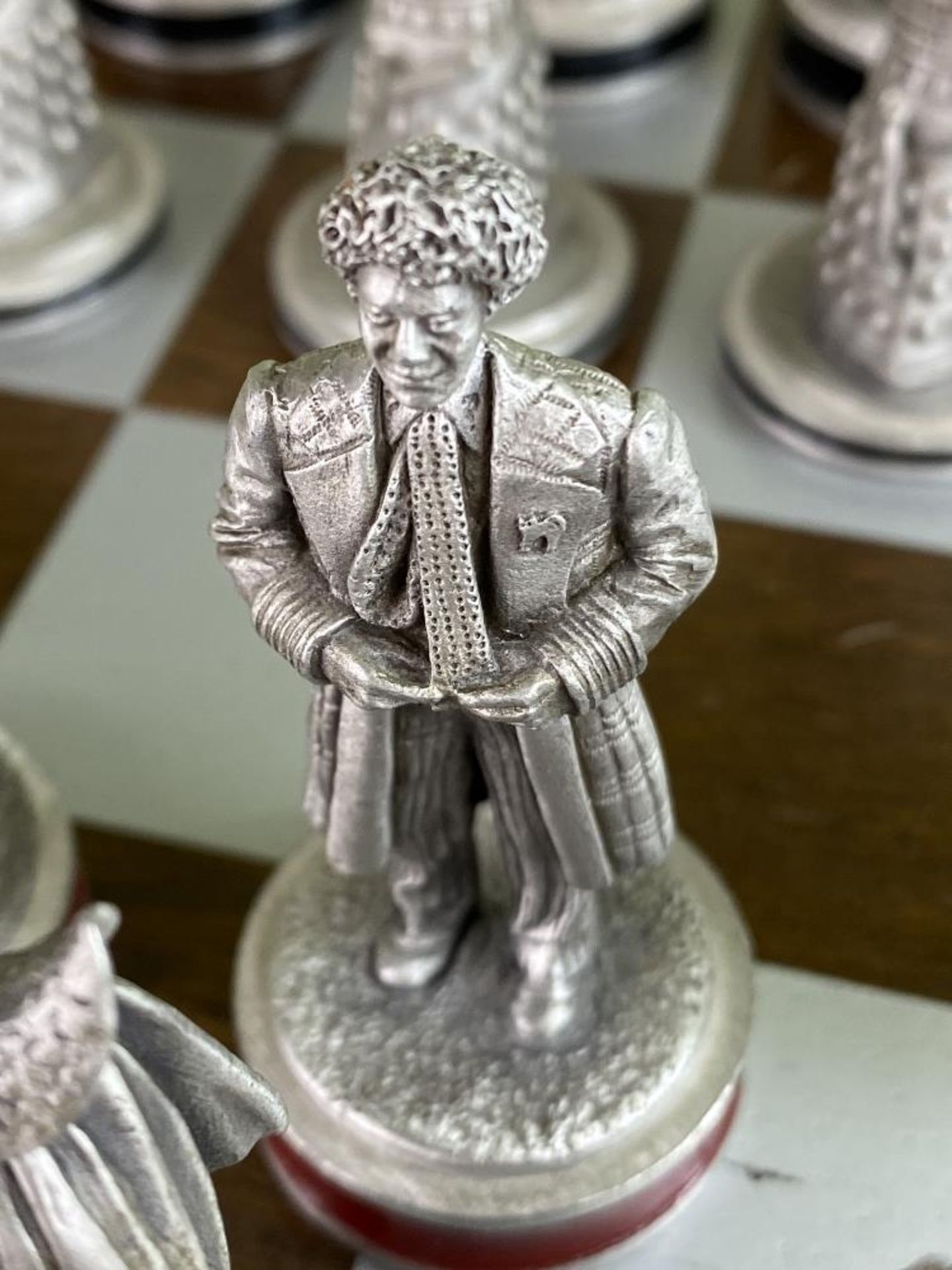 Dr Doctor Who Danbury Mint Pewter Collectors Edition Chess Set - Image 3 of 9