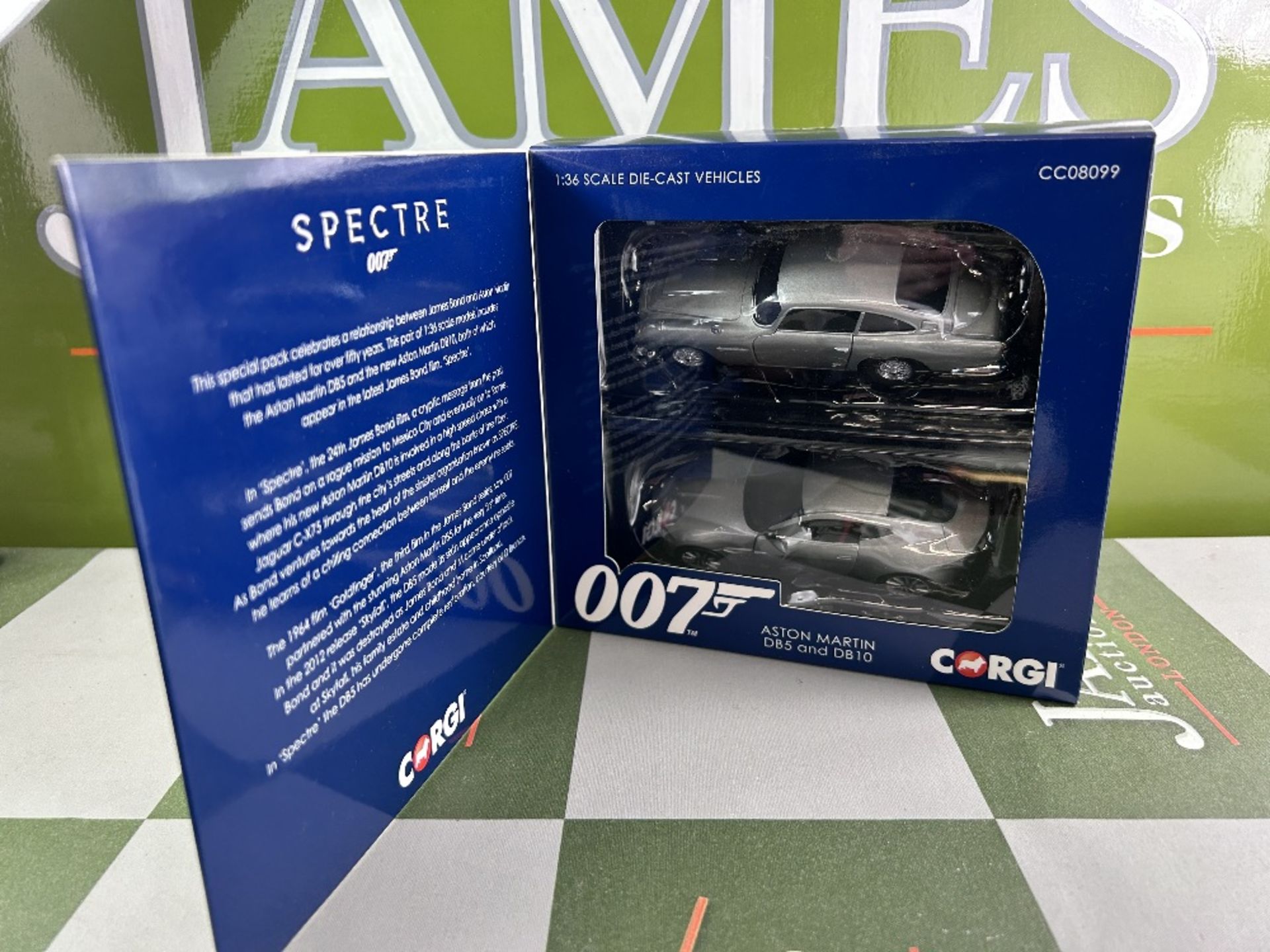 Corgi Spectre James Bond 007 Aston Martin DB5 and Aston Martin DB 10