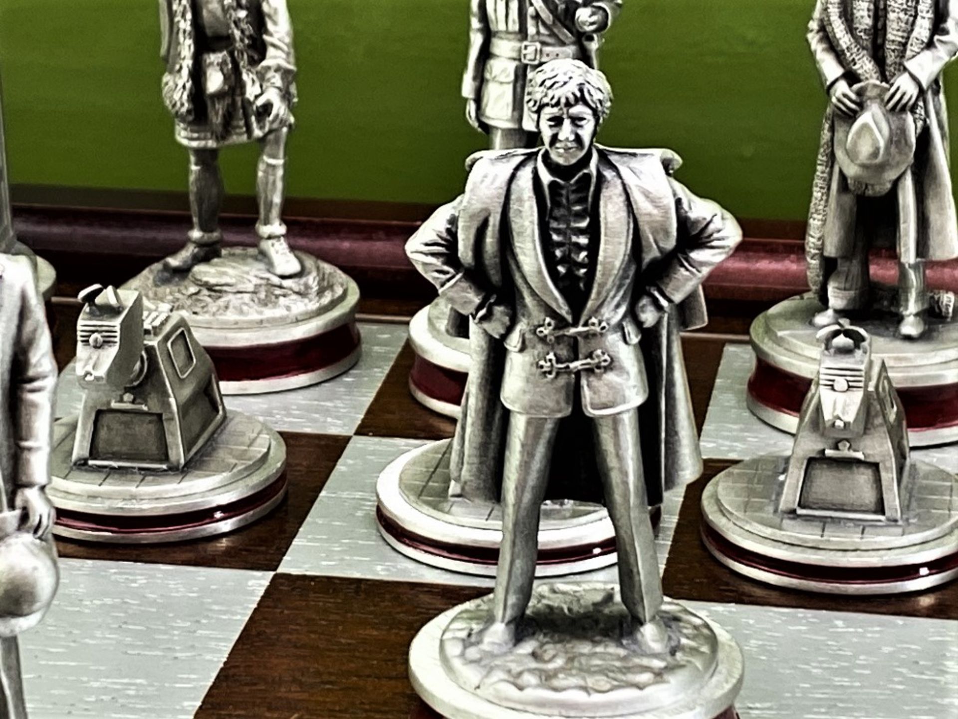 Dr Doctor Who Danbury Mint Pewter Collectors Edition Chess Set - Image 8 of 9