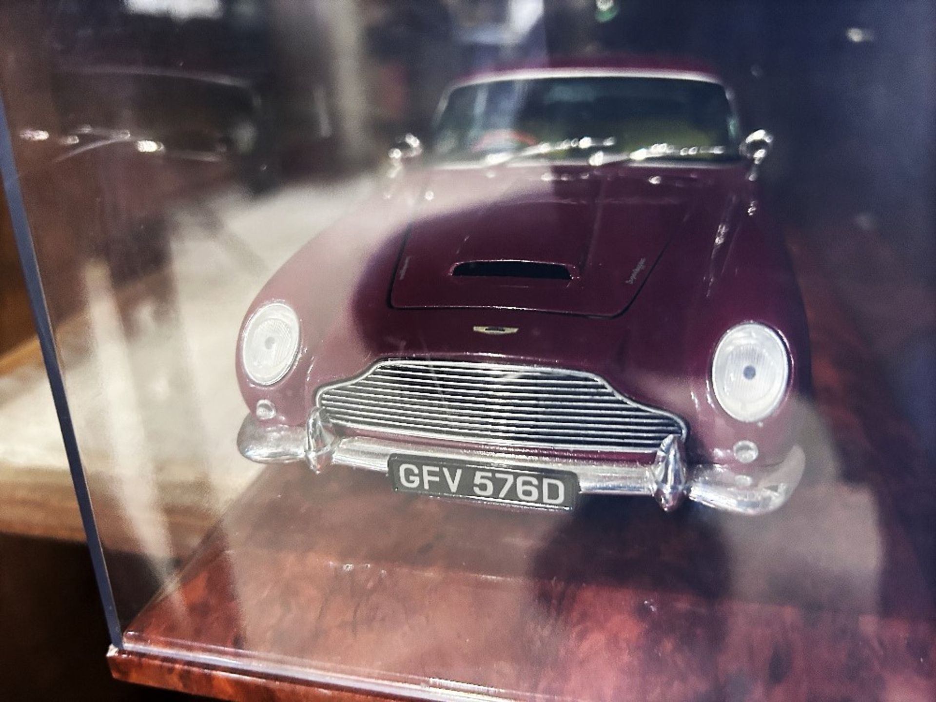 Aston Martin DB5 1:18 Scale & Display Case - Image 6 of 6