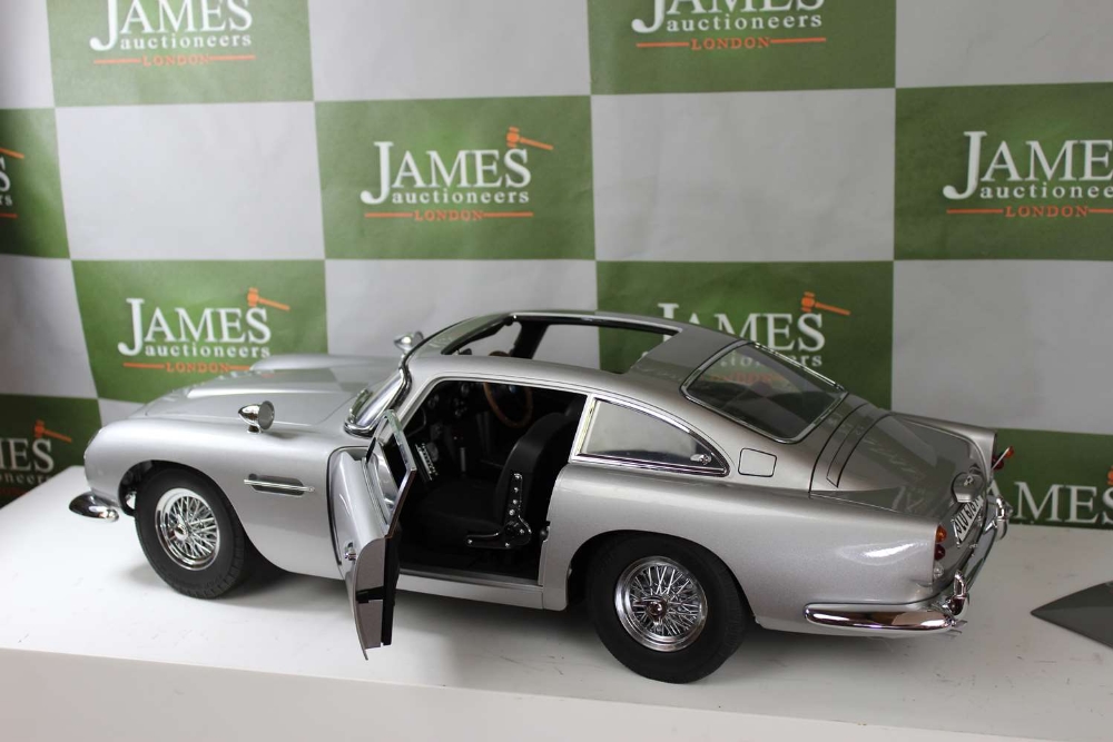 Eaglemoss James Bond 007 Aston Martin DB5 1/8 Scale - Image 10 of 12