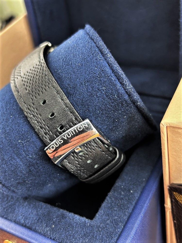 Louis Vuitton Paris Tambour SmartWatch QA 004Z Edition. - Image 5 of 7