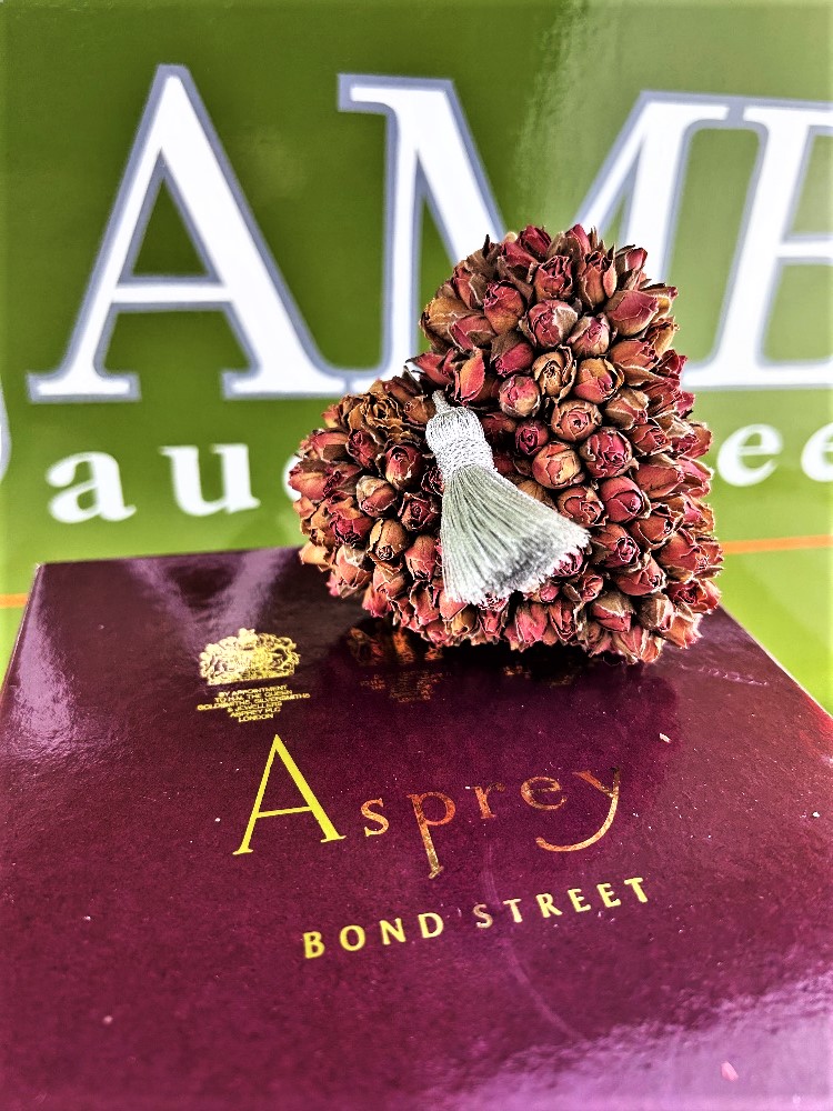 Asprey London Luxury Heart Shaped Dried Roses Display - Image 3 of 7