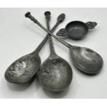 Pair of antique pewter seal top spoons, with another spoon and recent pewter quaich (4)