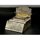 Good quality novelty desk standish, in the form of a cash register, fitted with a perpetual