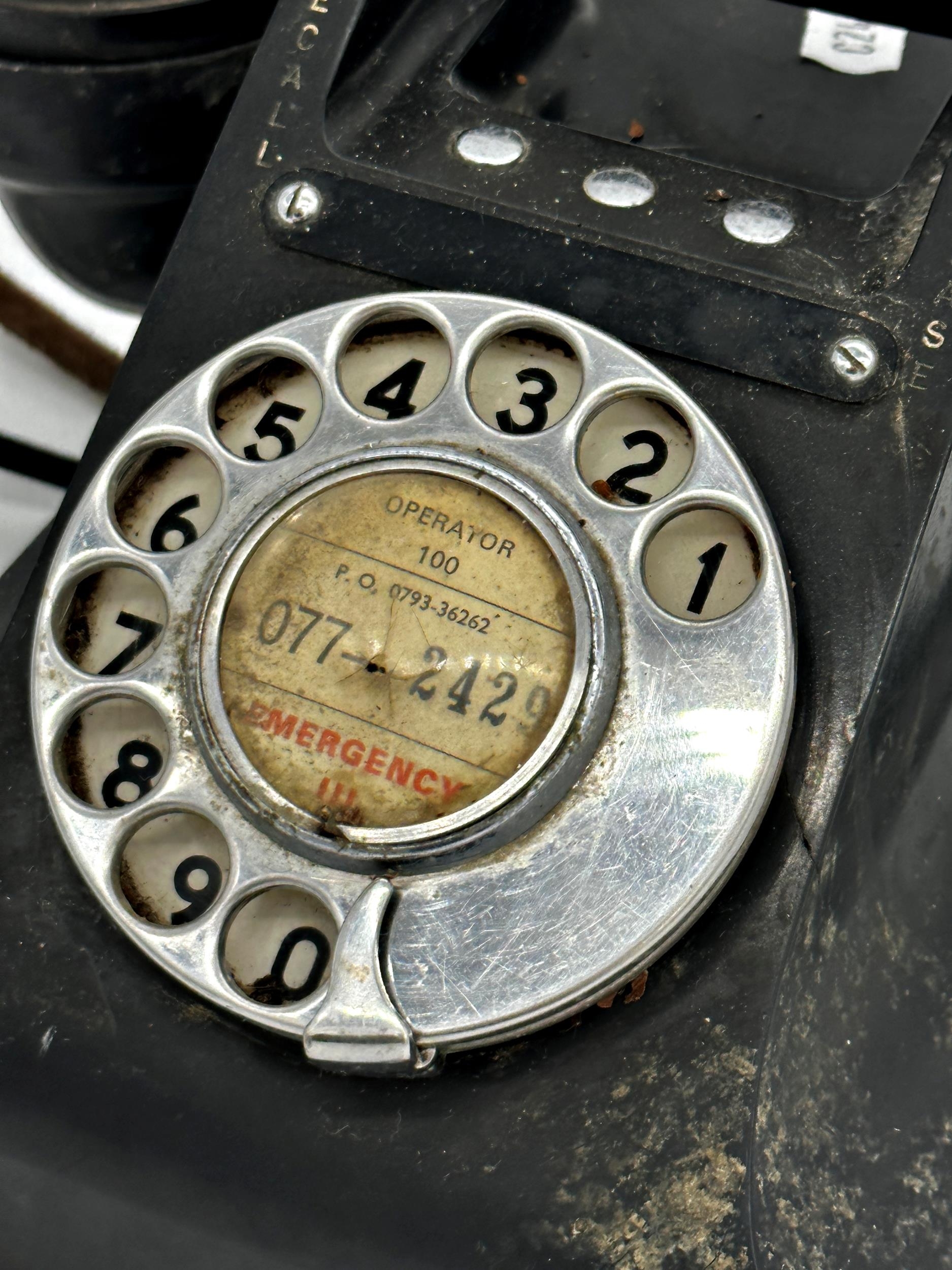 Vintage Bakelite telephone - Image 2 of 2