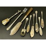 George III silver agate handled butter knife, with five further silver butter knives, two sugar