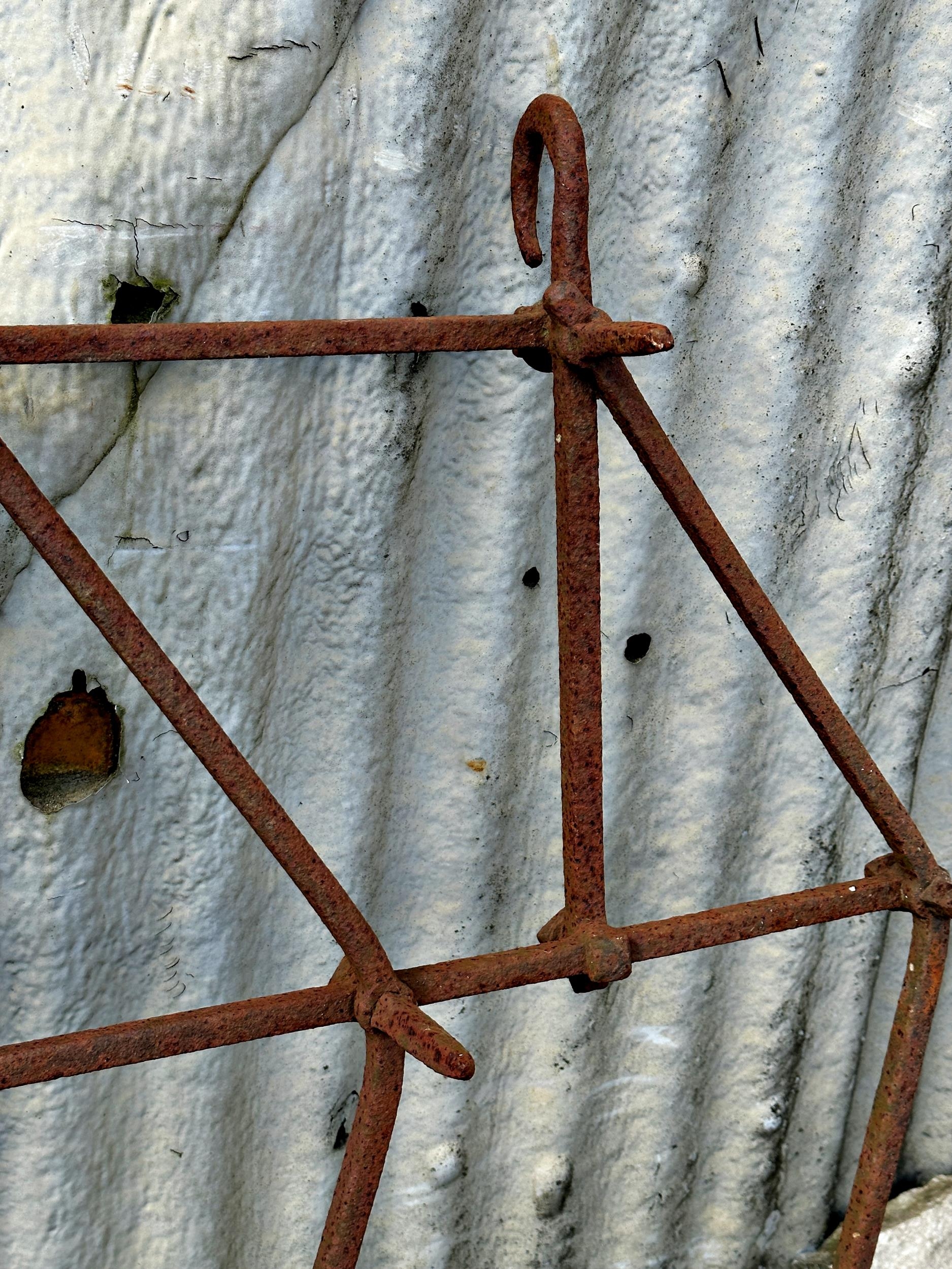 Antique iron harrow, 130 x 80cm - Image 2 of 2