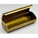 Good quality Austro-Hungarian 14ct snuff box, of oval form, engraved with scrolled foliage, hinged