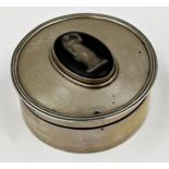 Edwardian silver lidded jar, the hinged lid fitted with a basalt cameo, maker Cohen & Charles,