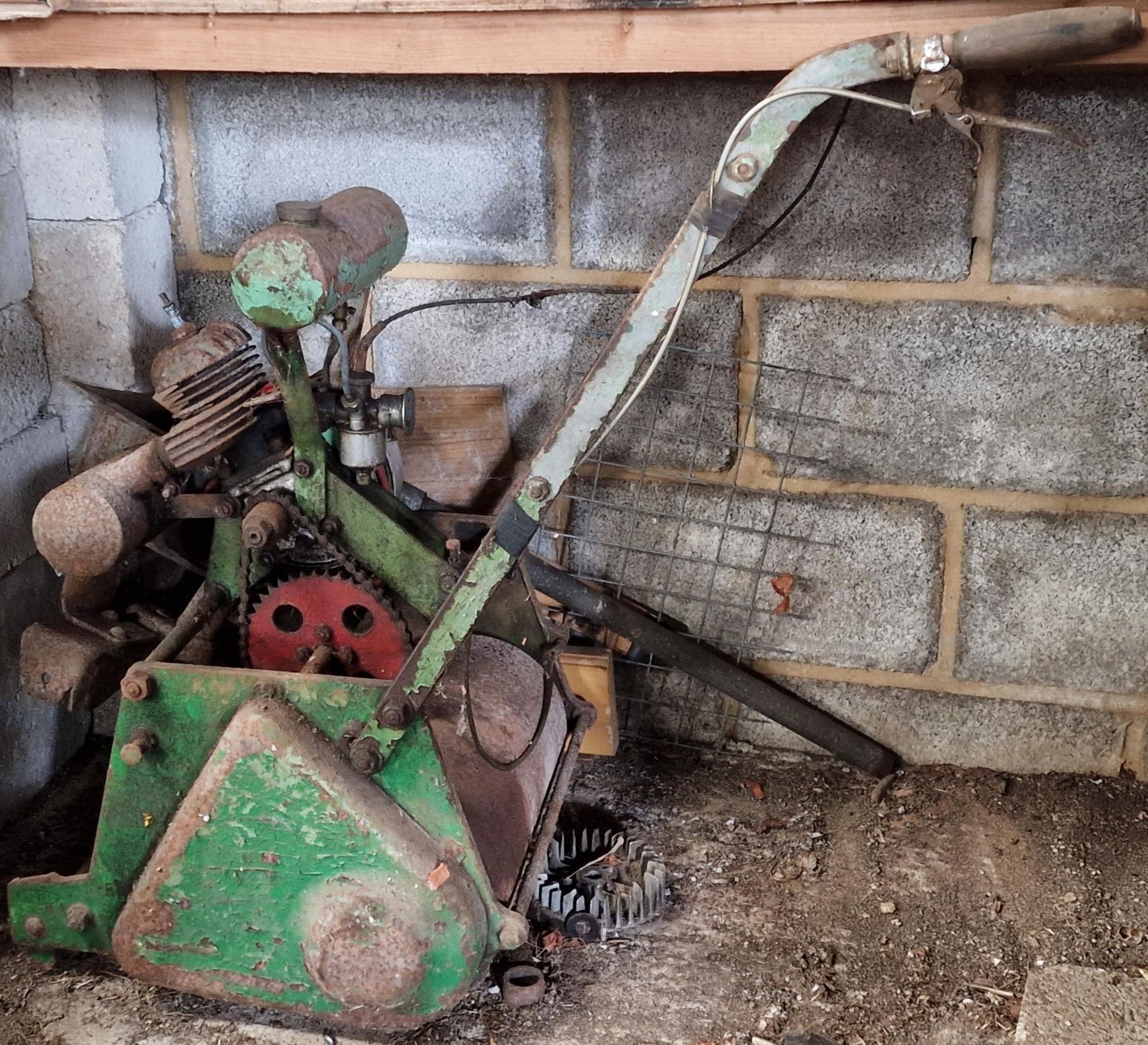 Vintage Atco lawnmower with collection bucket together with another vintage Atco mower, for - Image 4 of 4