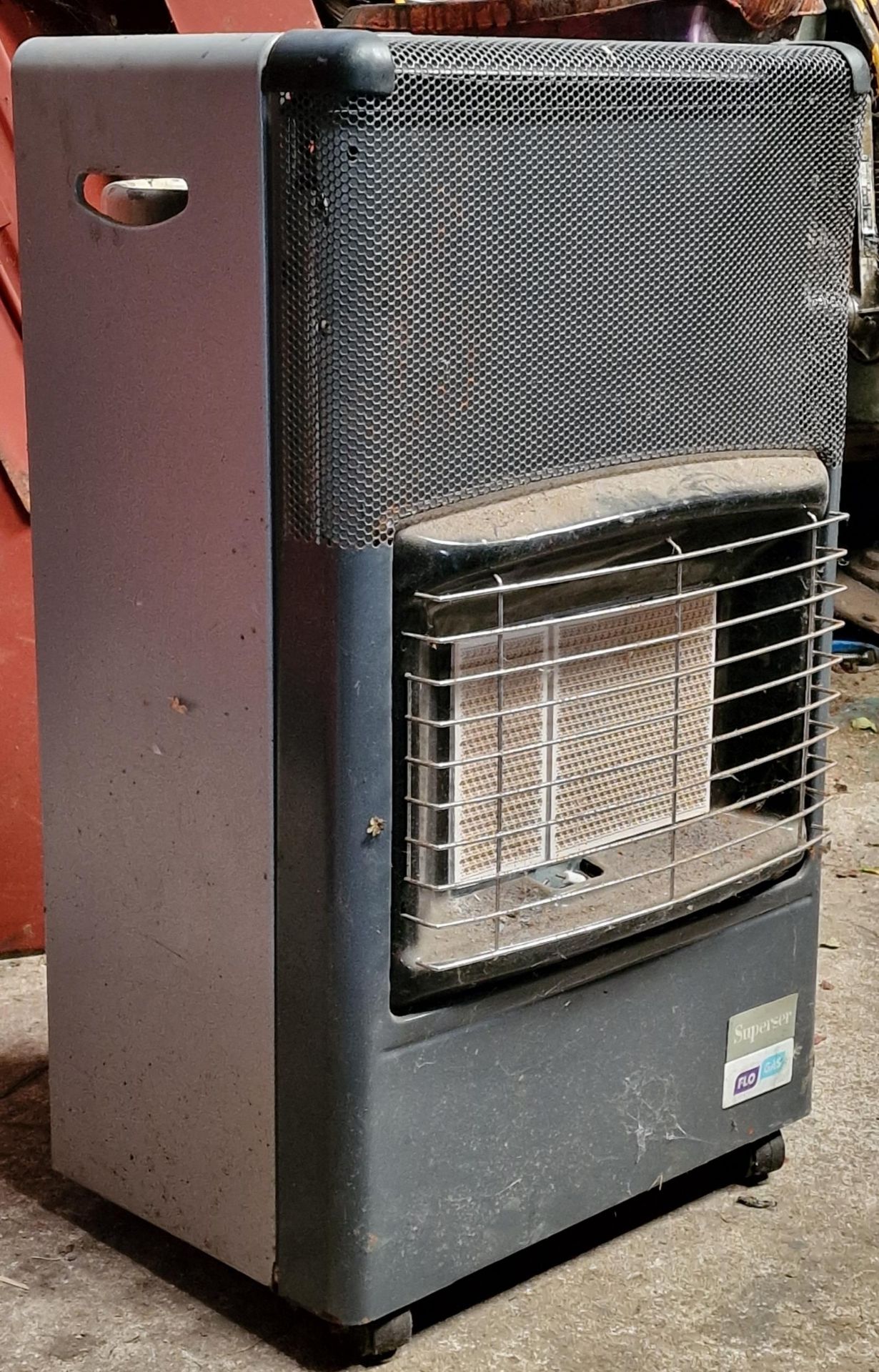 Superser gas heater with bottle together with a Draper heater (2)