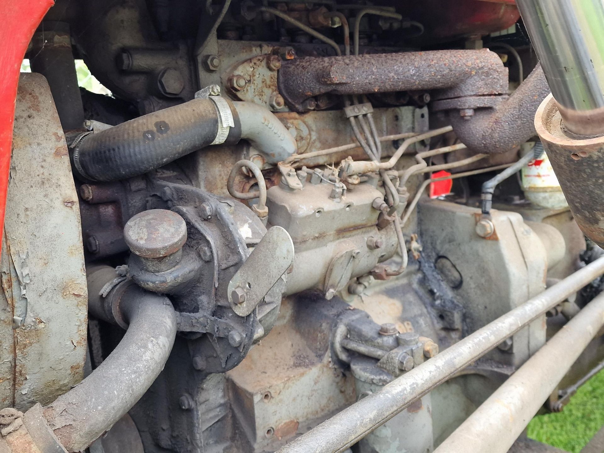 Vintage Massey Ferguson 35X red and grey diesel tractor, starts and drives with working - Image 5 of 7