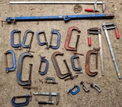 Quantity of G clamps and bar clamps