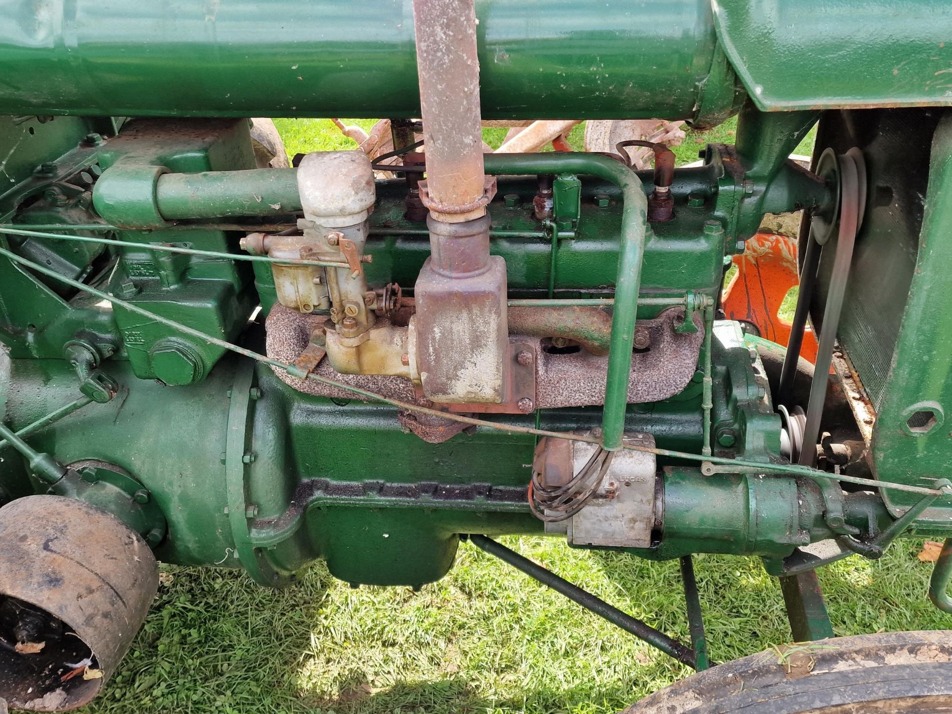 Vintage Fordson Standard green wide wing petrol/TVO powered tractor, starts and drives - Image 5 of 5