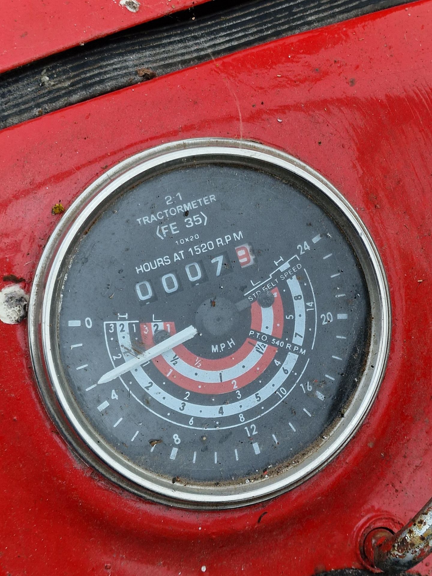 Vintage Massey Ferguson 35 grey and red diesel tractor, starts and drives with working hydraulics, - Image 6 of 6