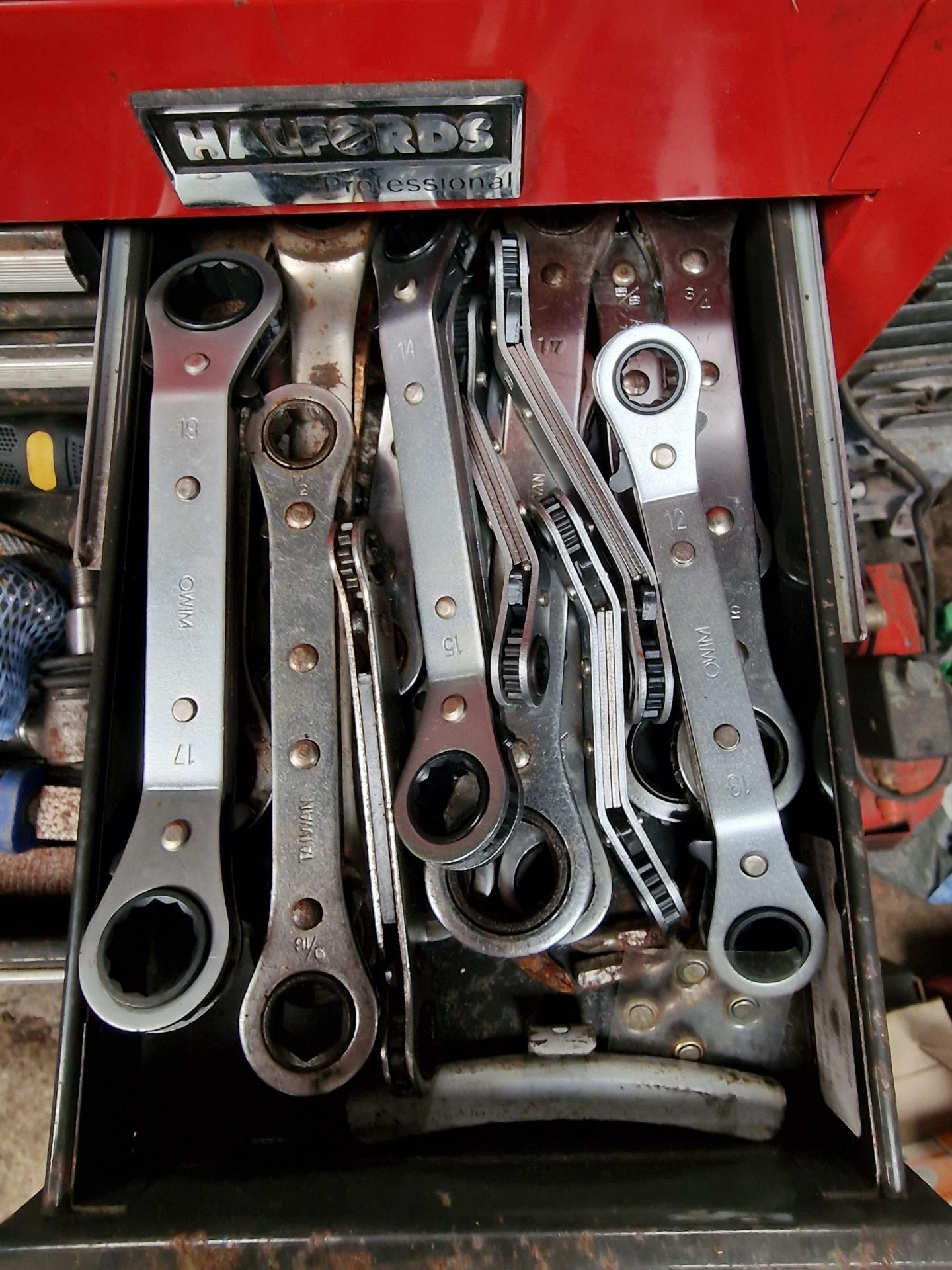 Halfords professional tool chest together with a Clarke tool chest and one other, all full with a - Image 3 of 5