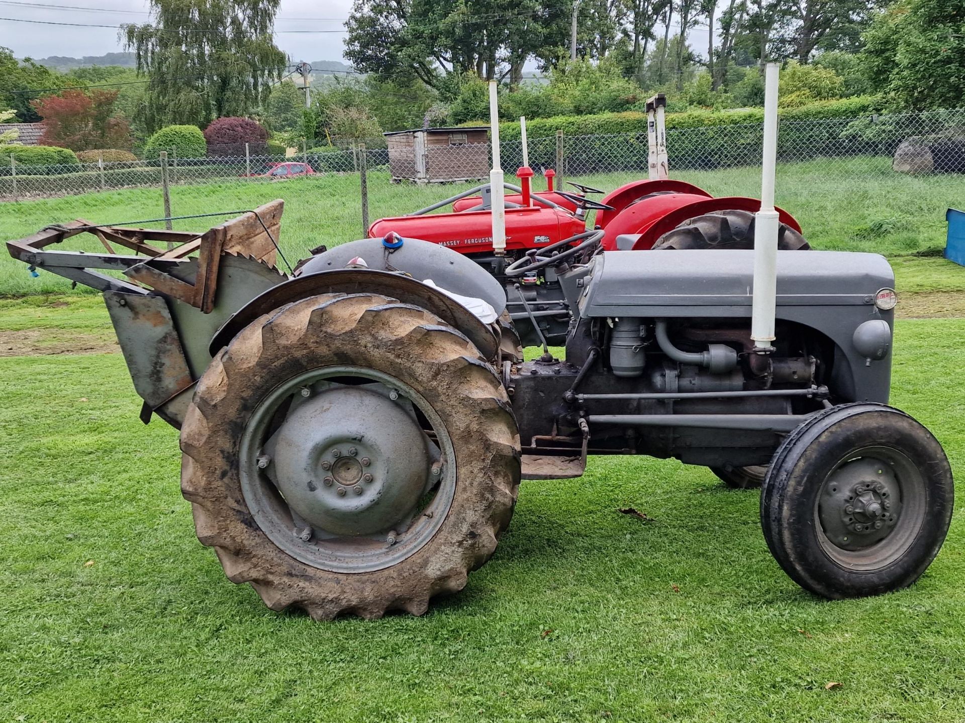 Vintage Ferguson T20 grey diesel tractor, starts and drives, fitted with a working rotary saw, in - Image 2 of 9