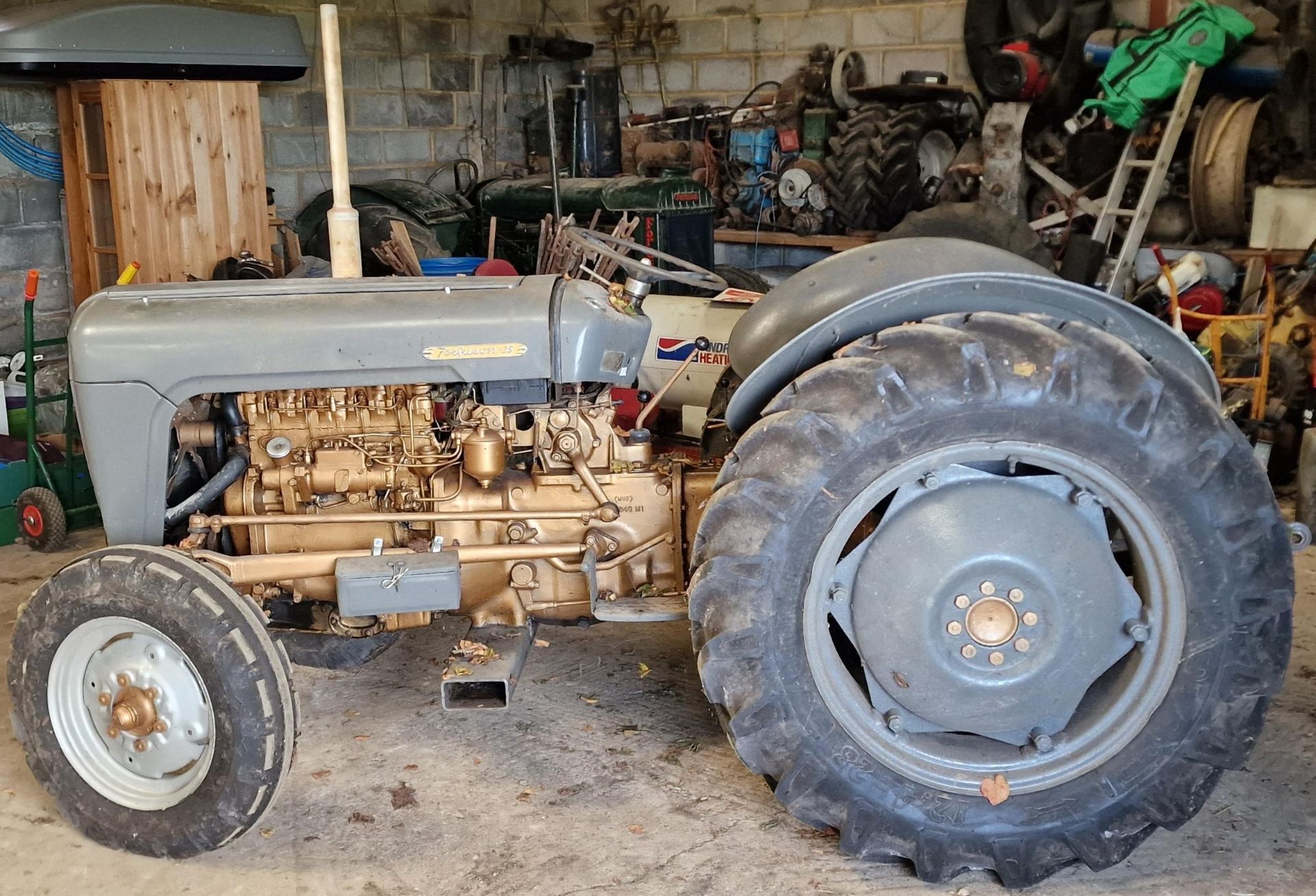 Vintage Ferguson 35 grey and gold diesel tractor, starts and runs with working hydraulics, in very