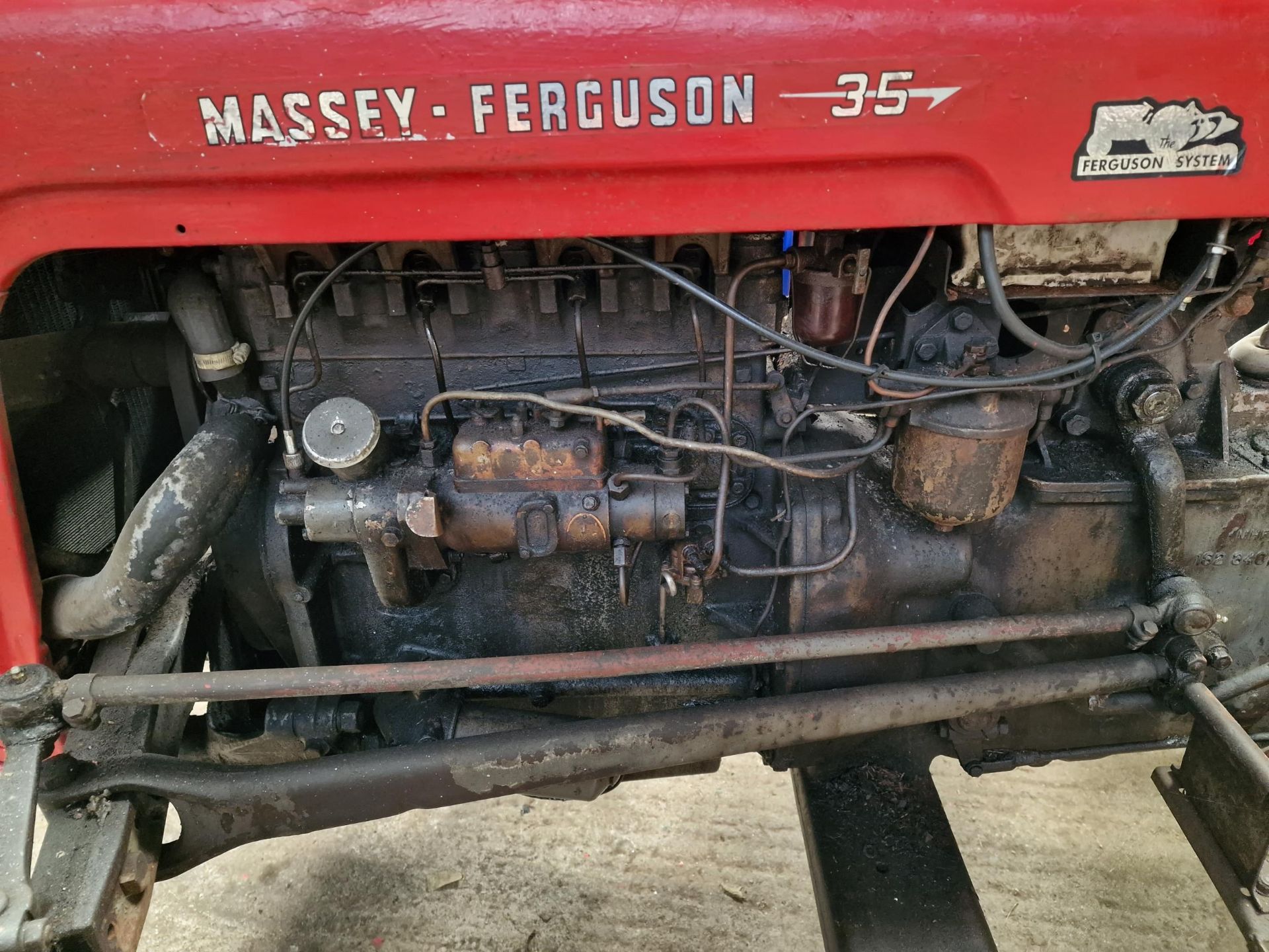 Vintage Massey Ferguson 35 grey and red diesel tractor, starts and runs with working hydraulics, - Image 3 of 6