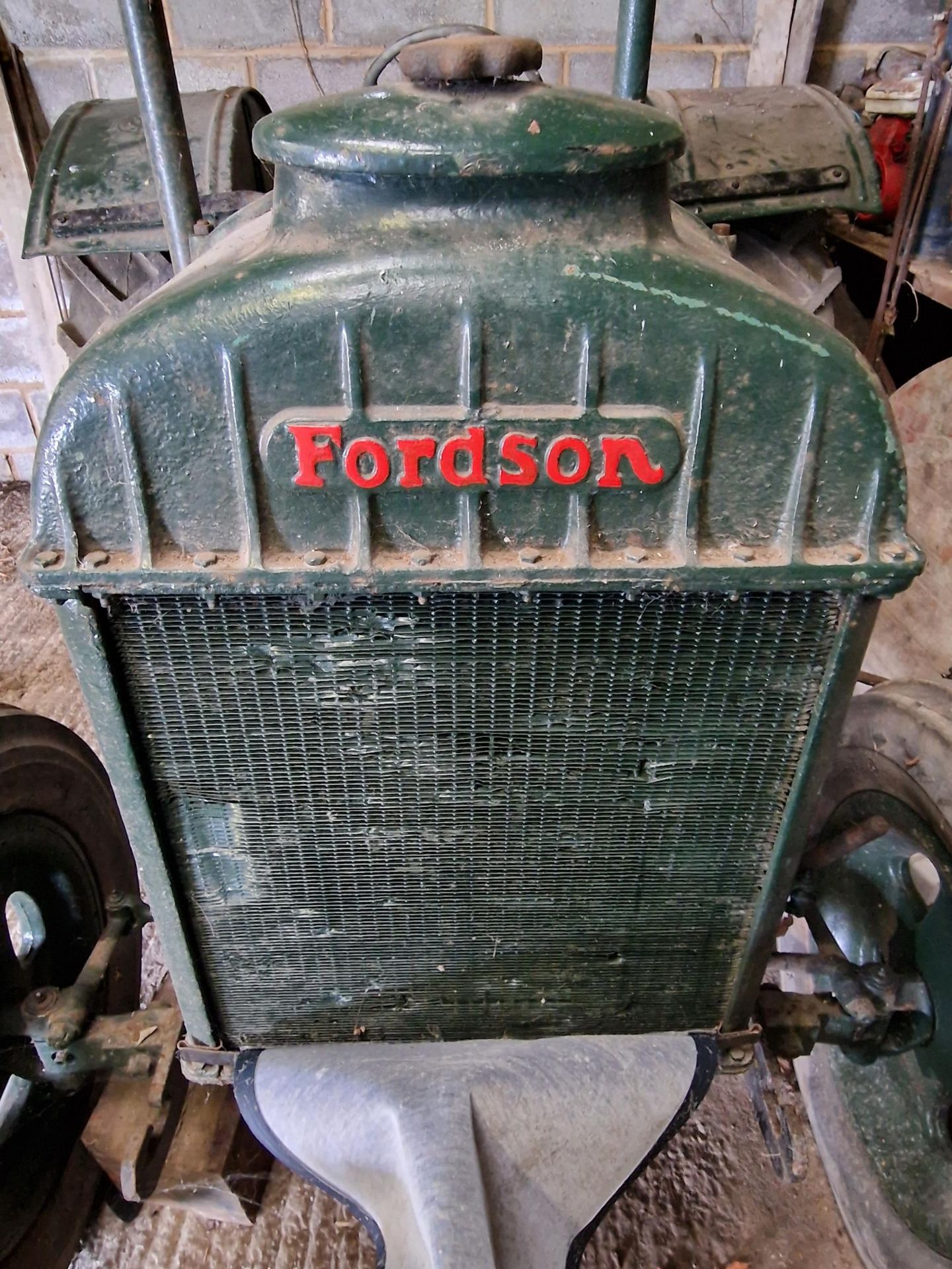 Vintage Fordson Standard green wide wing petrol/TVO powered tractor - Bild 4 aus 4