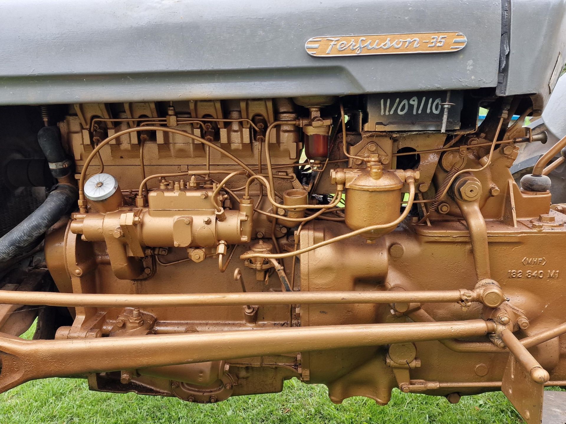 Vintage Ferguson 35 Grey and Gold diesel tractor, starts and drives with working hydraulics, in very - Image 4 of 6