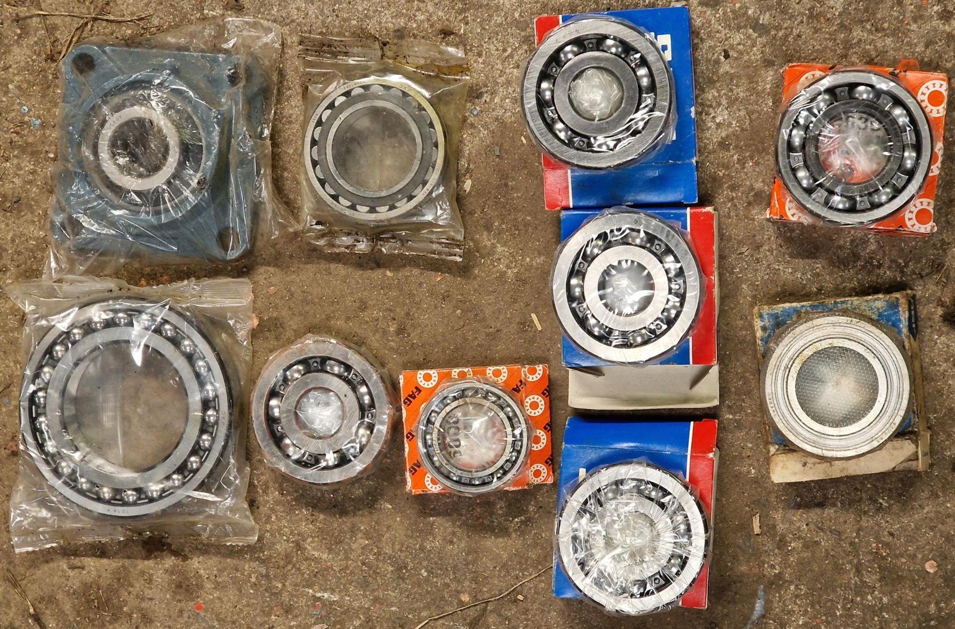 Collection of mixed bearings to include three boxed SKF 6406, boxed FAG 6008 and a boxed FAG 6308 (