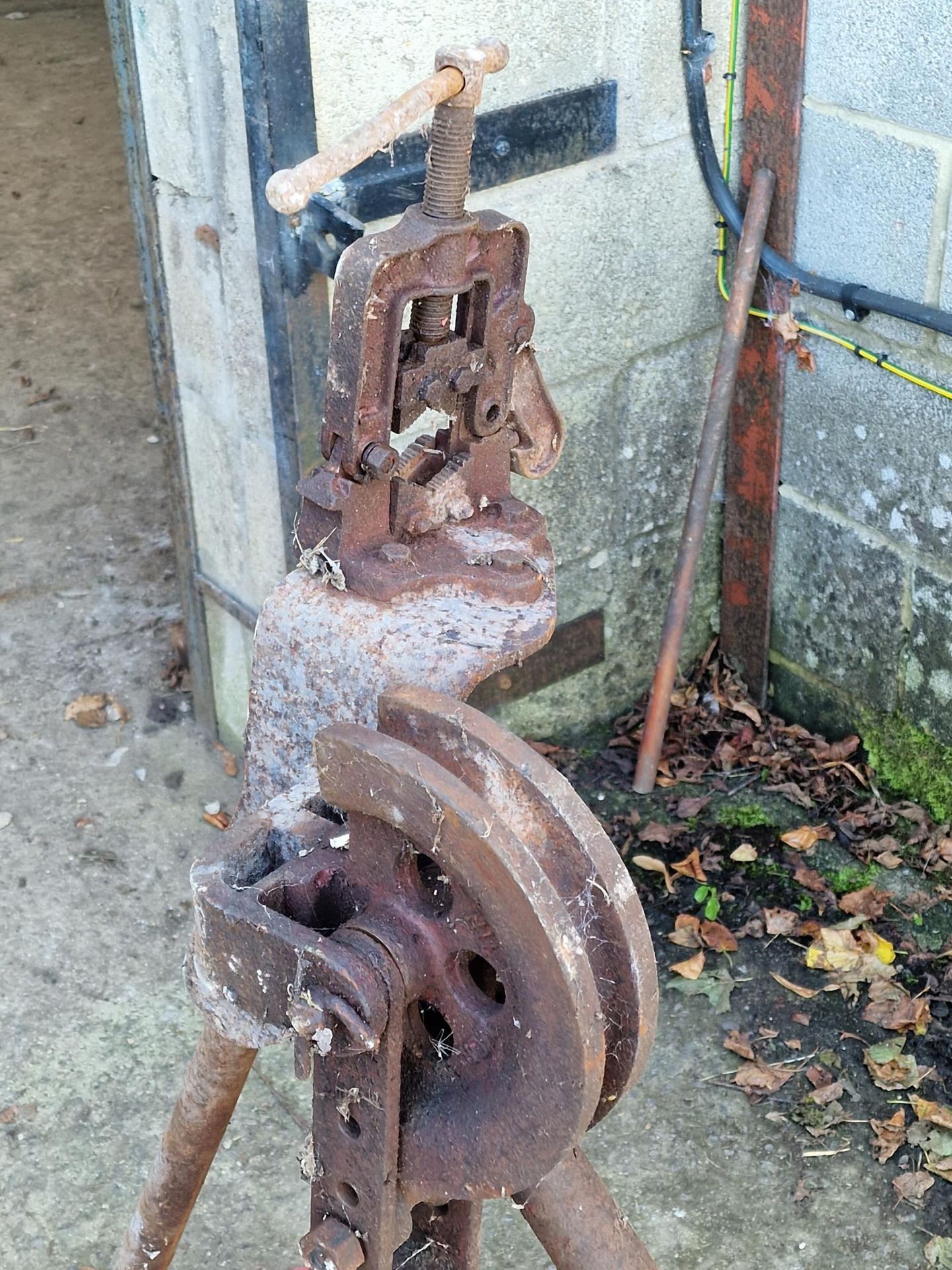 Vintage pipe bender - Image 2 of 2