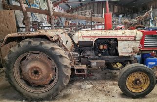 Vintage Case David Brown 885 diesel tractor for parts/restoration